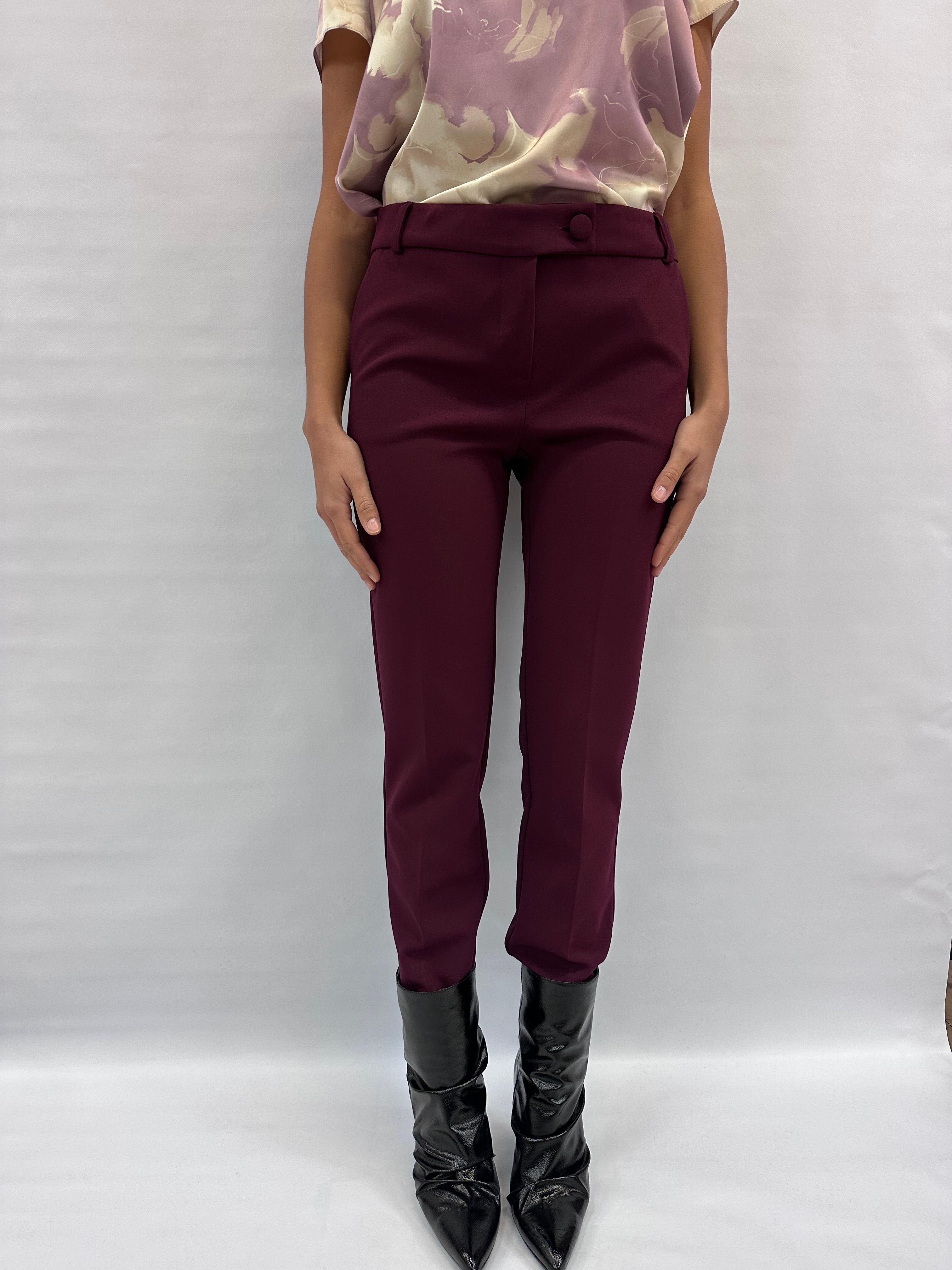 Pantalone RINASCIMENTO in crêpe slim fit elasticizzati disponibile anche con due giacche in coordinato COD: CFC0124919003