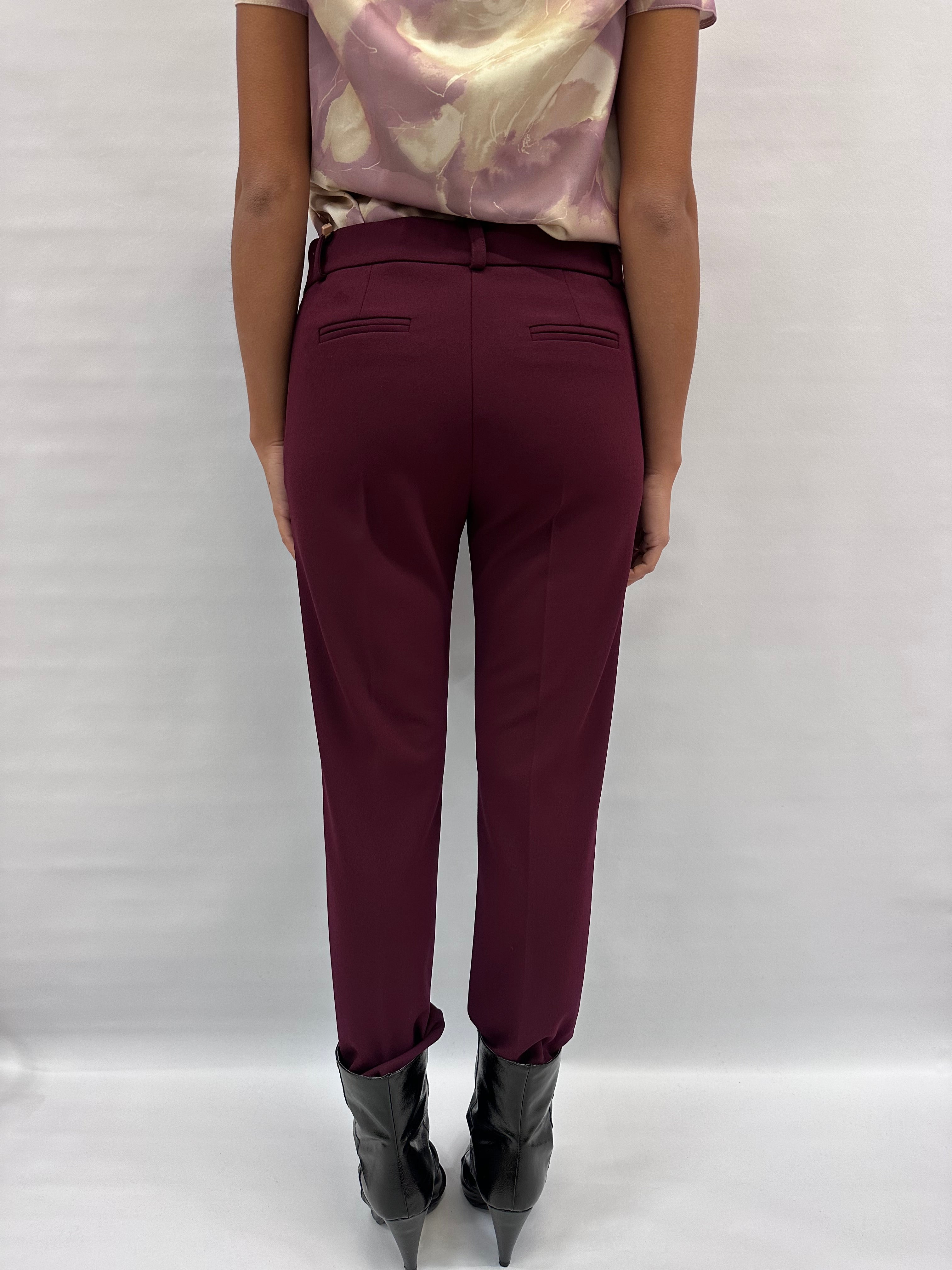 Pantalone RINASCIMENTO in crêpe slim fit elasticizzati disponibile anche con due giacche in coordinato COD: CFC0124919003