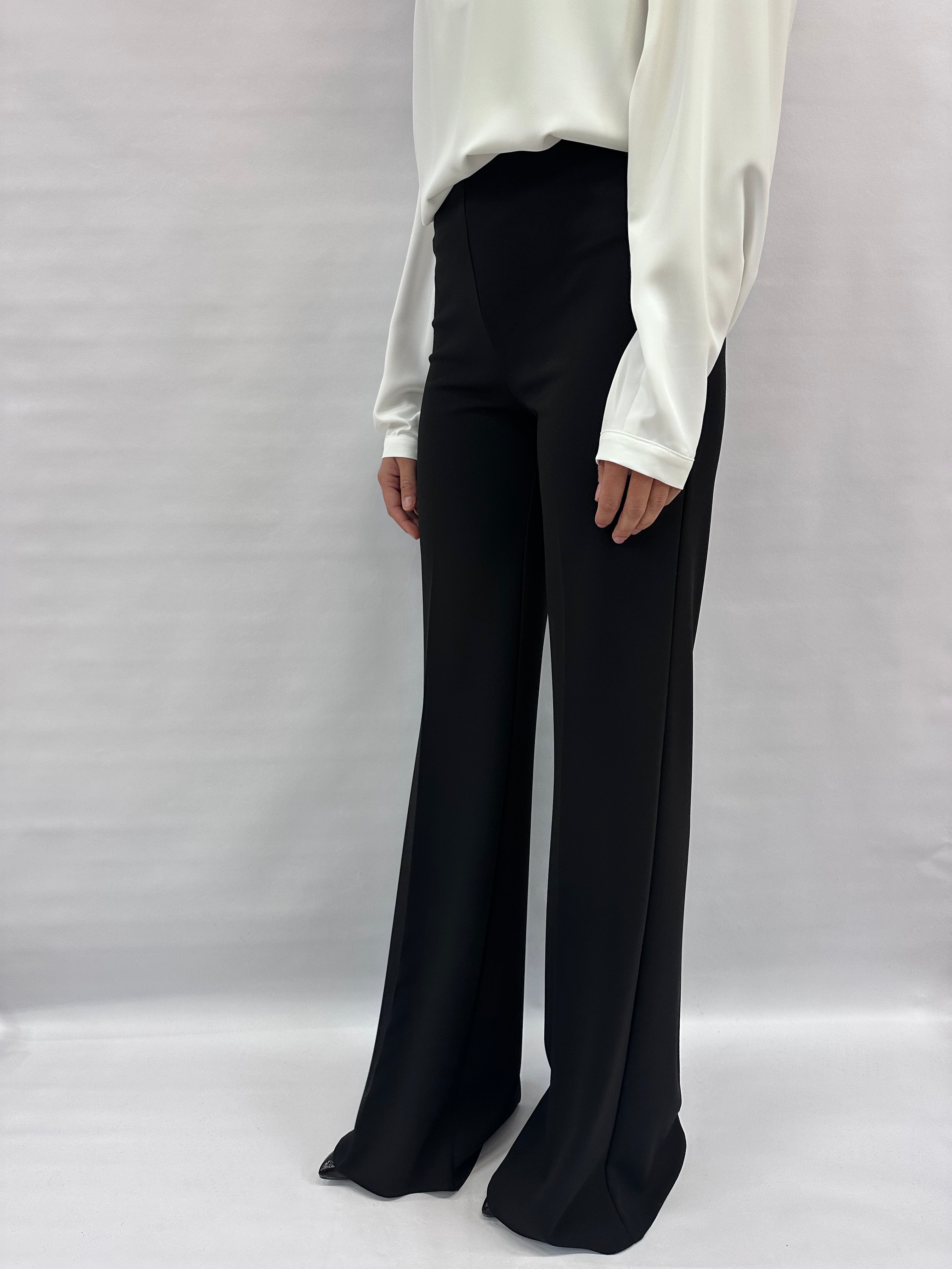 Pantalone RINASCIMENTO in crêpe a palazzo disponibile anche con due giacche in coordinato COD: CFC0125424003