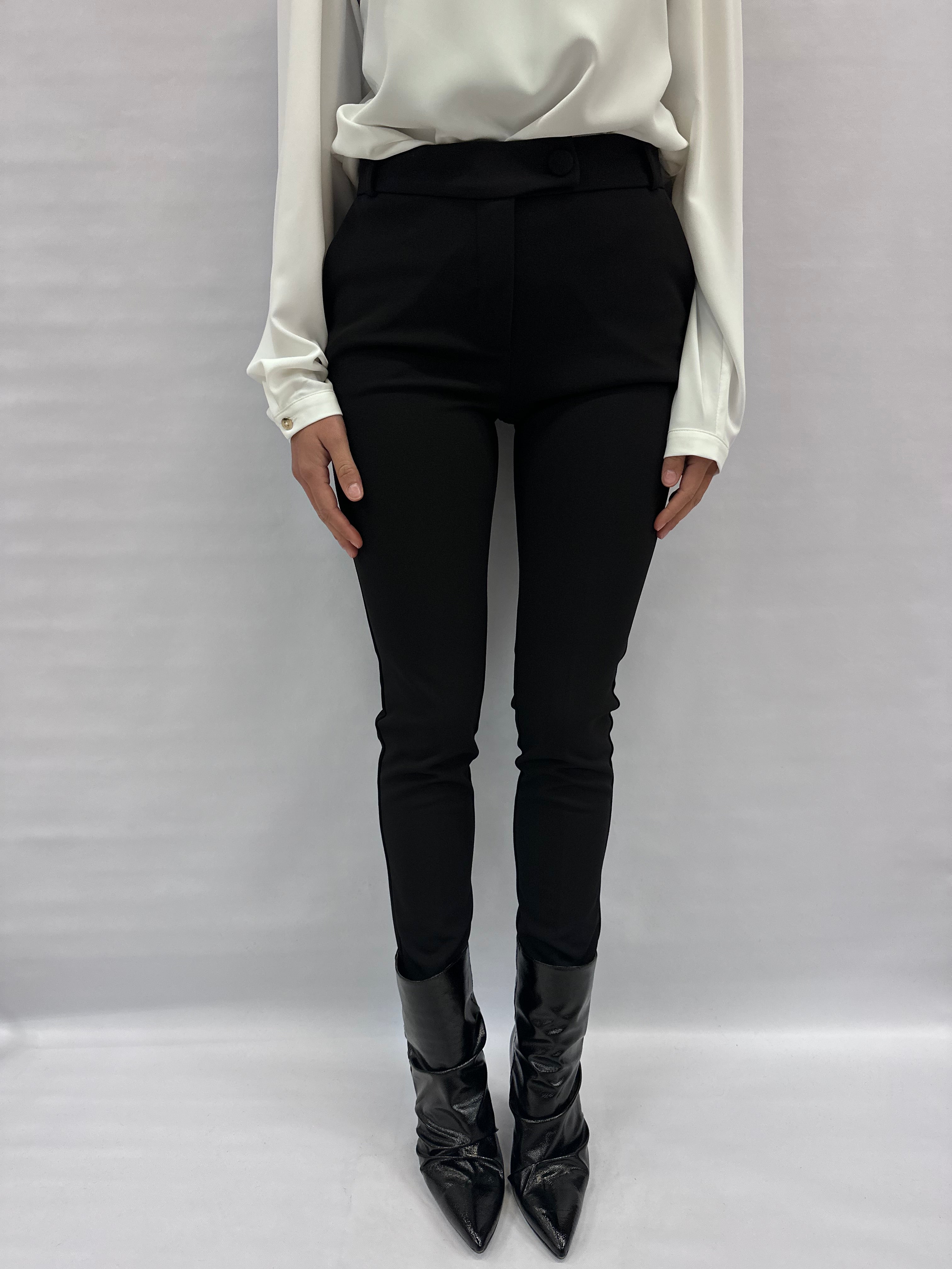 Pantalone RINASCIMENTO in crêpe slim fit disponibile anche con giacca in coordinato COD: CFC0124919003