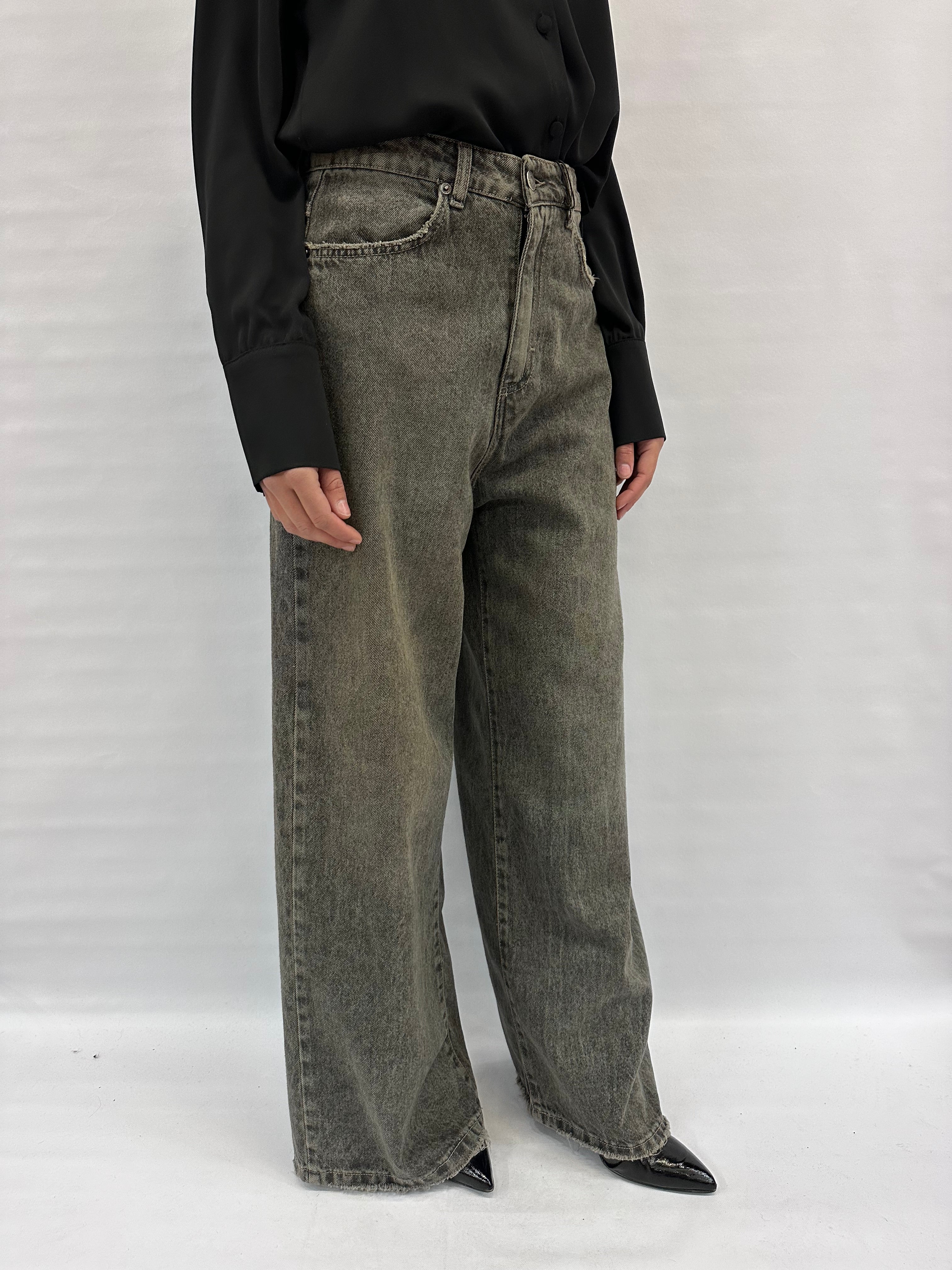 Jeans TENSIONE IN gambia molto ampia disponibile anche con camicia coordinata - COD: GIUSI-NOIR