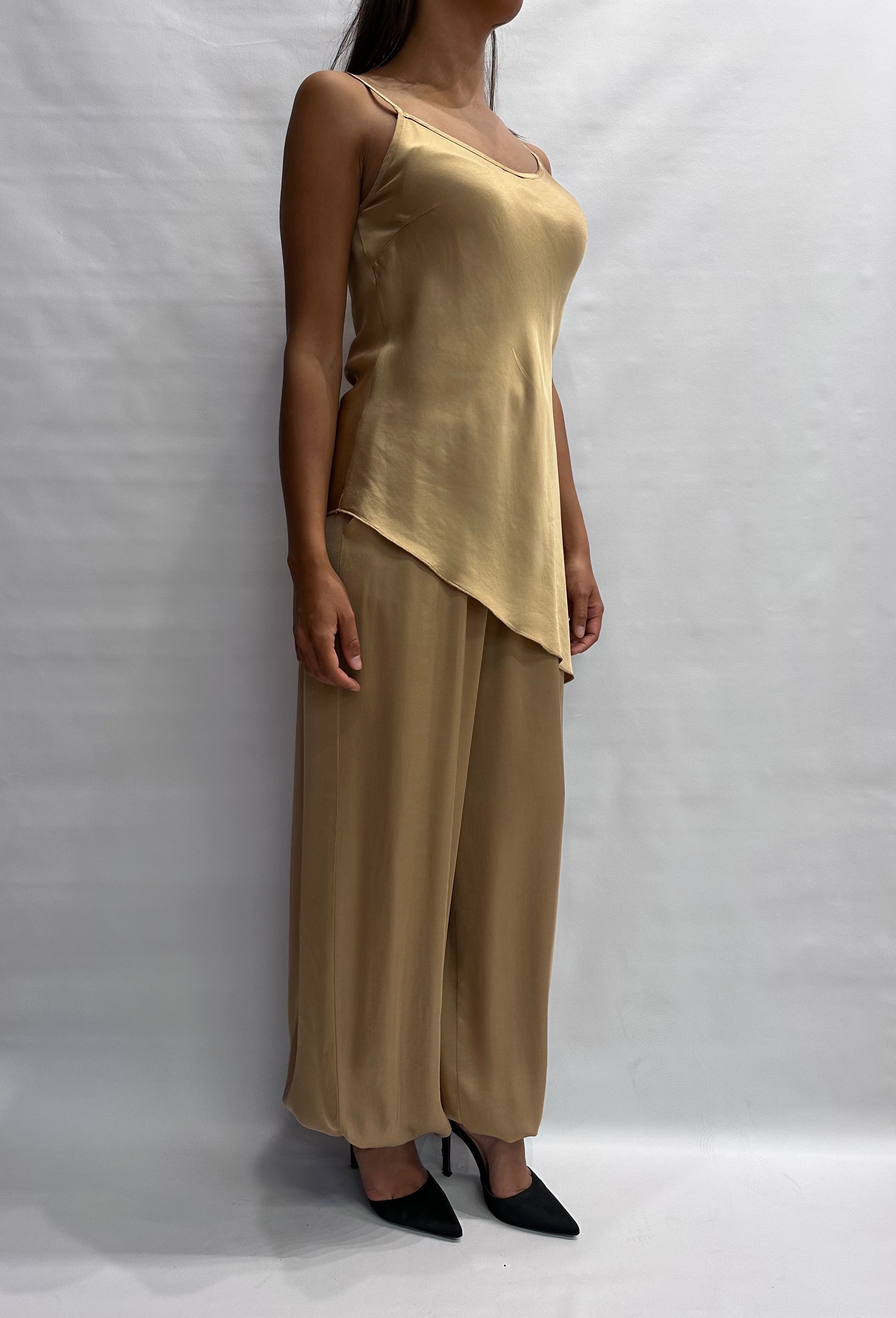 Canotta TENSIONE IN asimmetrica disponibile anche con pantalone in coordinato,  COD: G436T22R