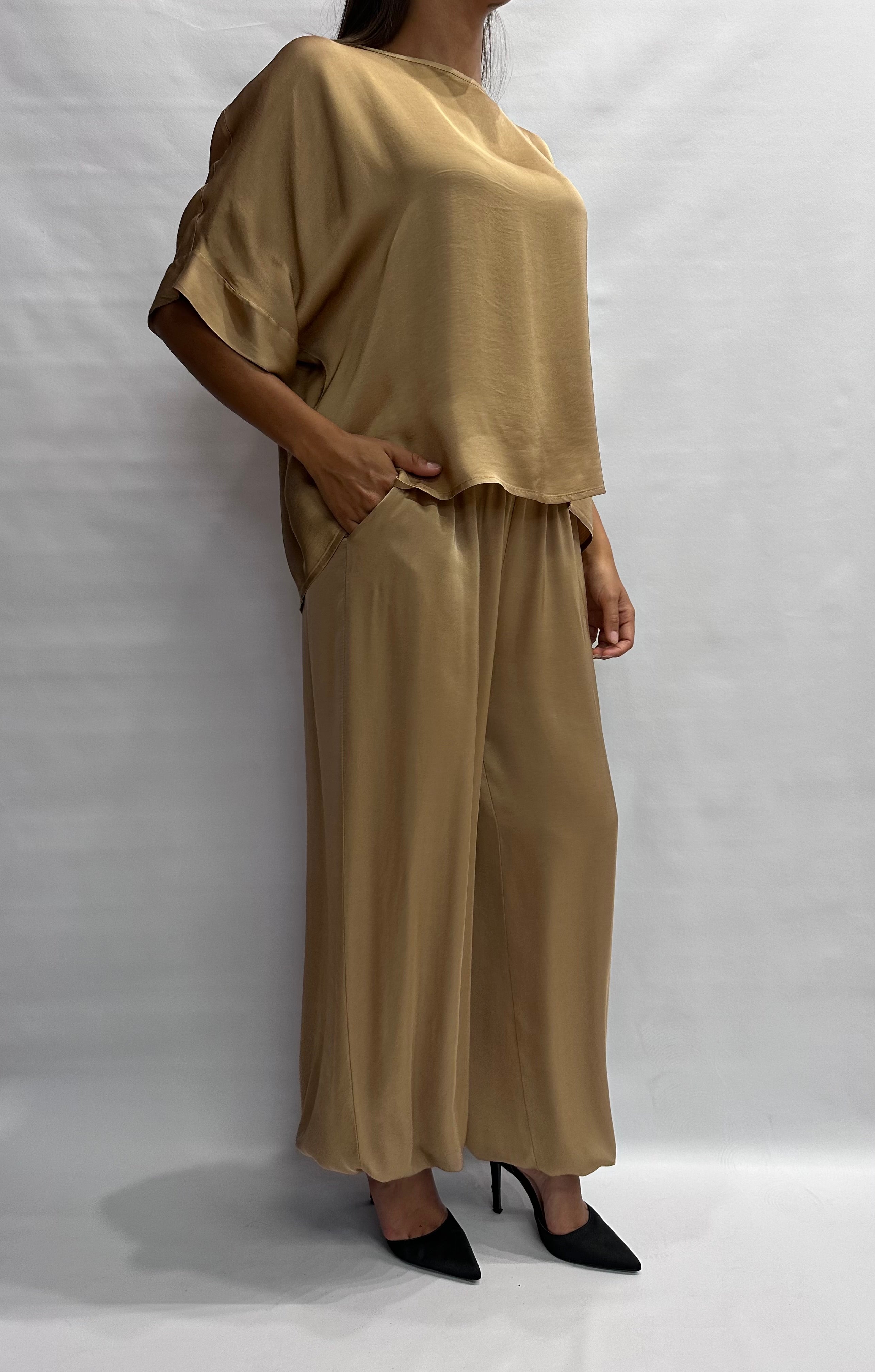 Pantalone TENSIONE IN modello "Aladino" disponibile anche con 3 pezzi sopra in coordinato, COD: G431P22R