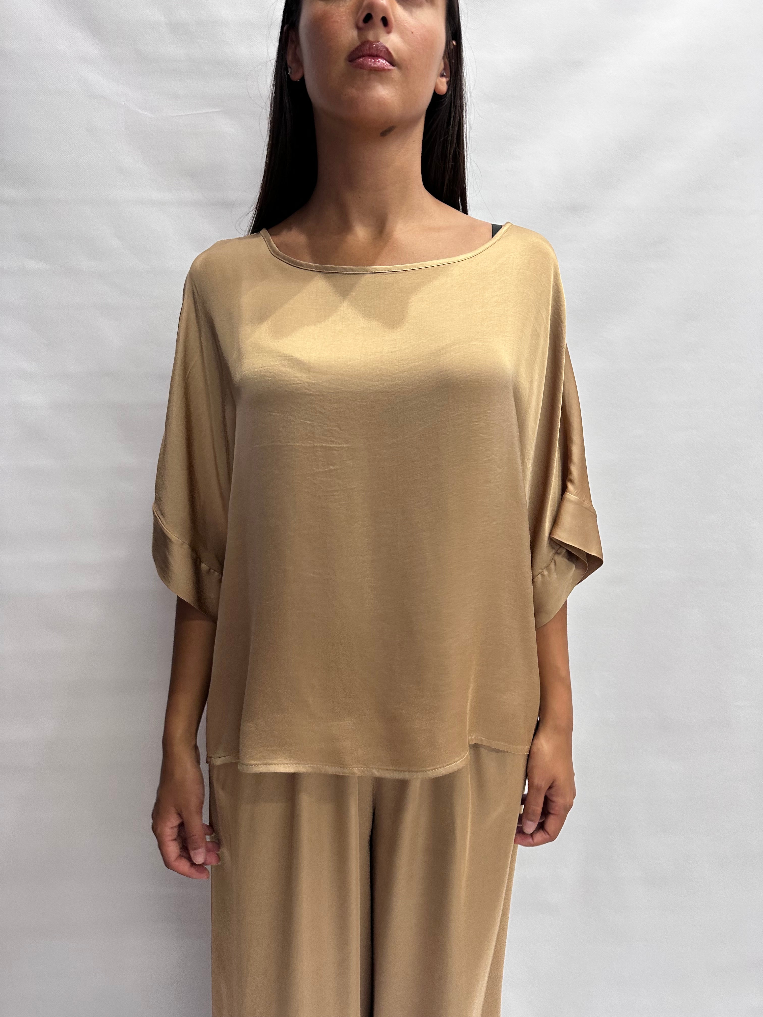 Camicetta TENSIONE IN asimmetrica con bottoni sul retro, disponibile anche con pantalone in coordinato,  COD: G434B05Q