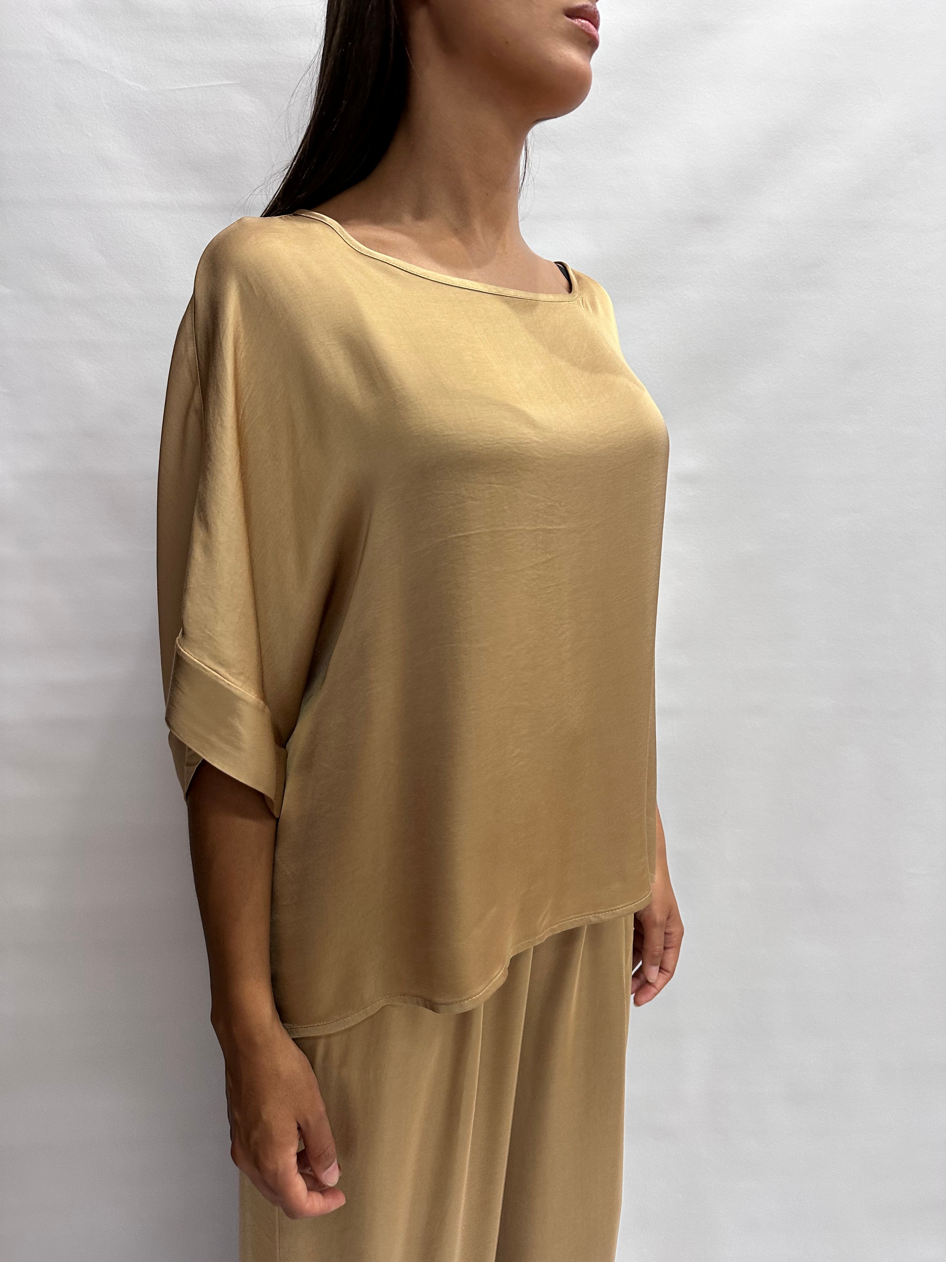 Camicetta TENSIONE IN asimmetrica con bottoni sul retro, disponibile anche con pantalone in coordinato,  COD: G434B05Q