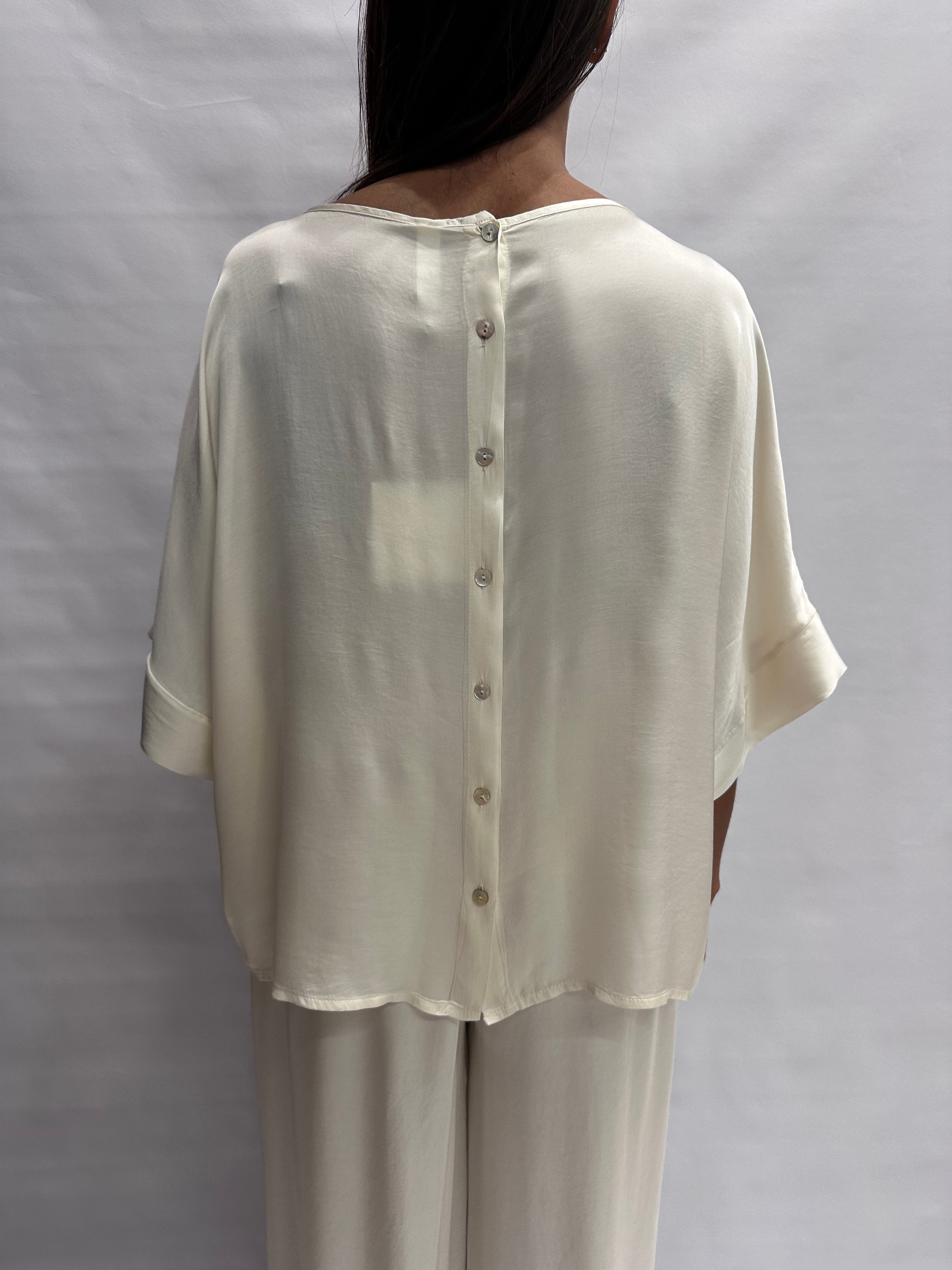 Camicetta TENSIONE IN asimmetrica con bottoni sul retro, disponibile anche con pantalone in coordinato,  COD: G434B05Q