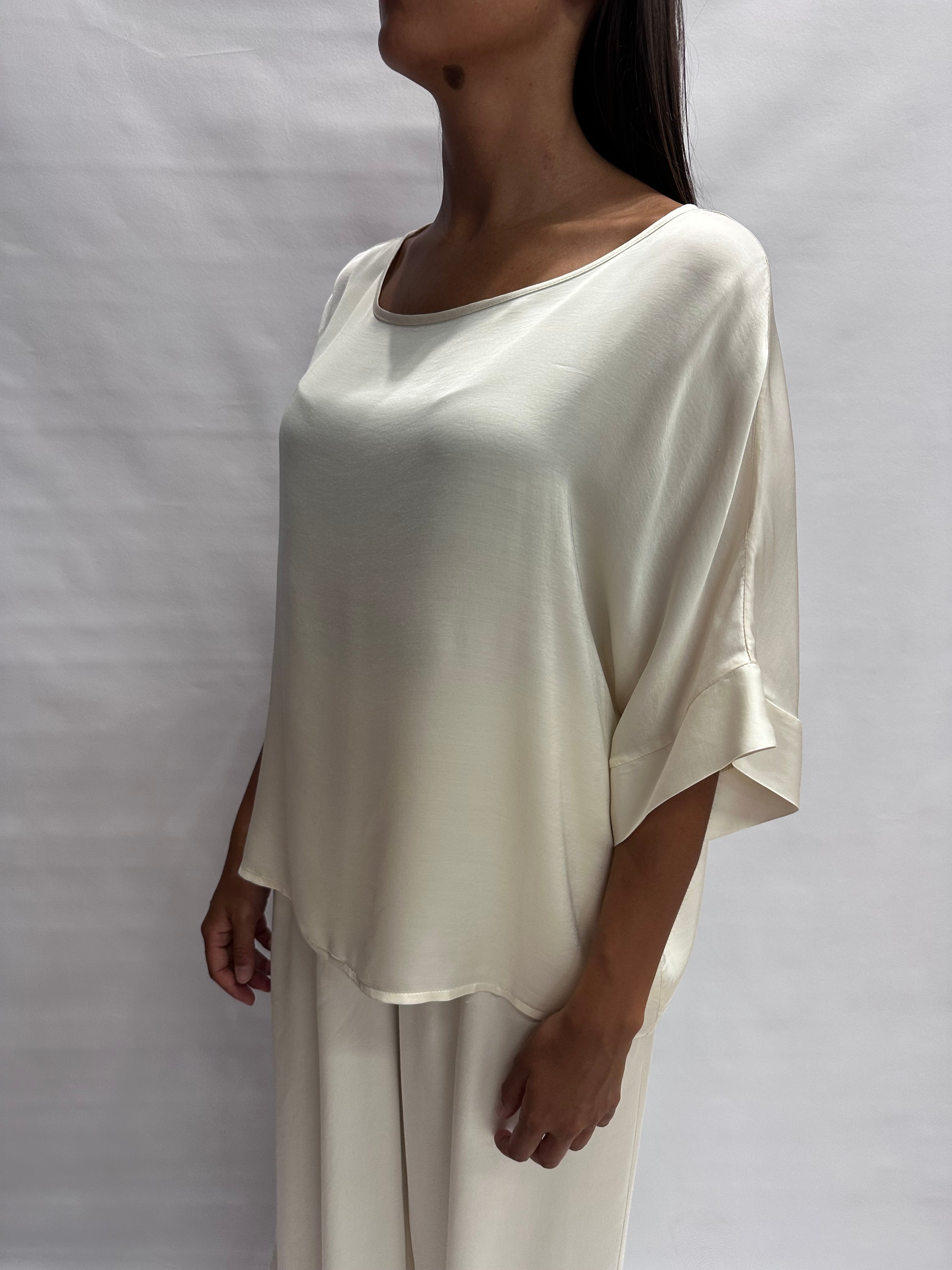Camicetta TENSIONE IN asimmetrica con bottoni sul retro, disponibile anche con pantalone in coordinato,  COD: G434B05Q