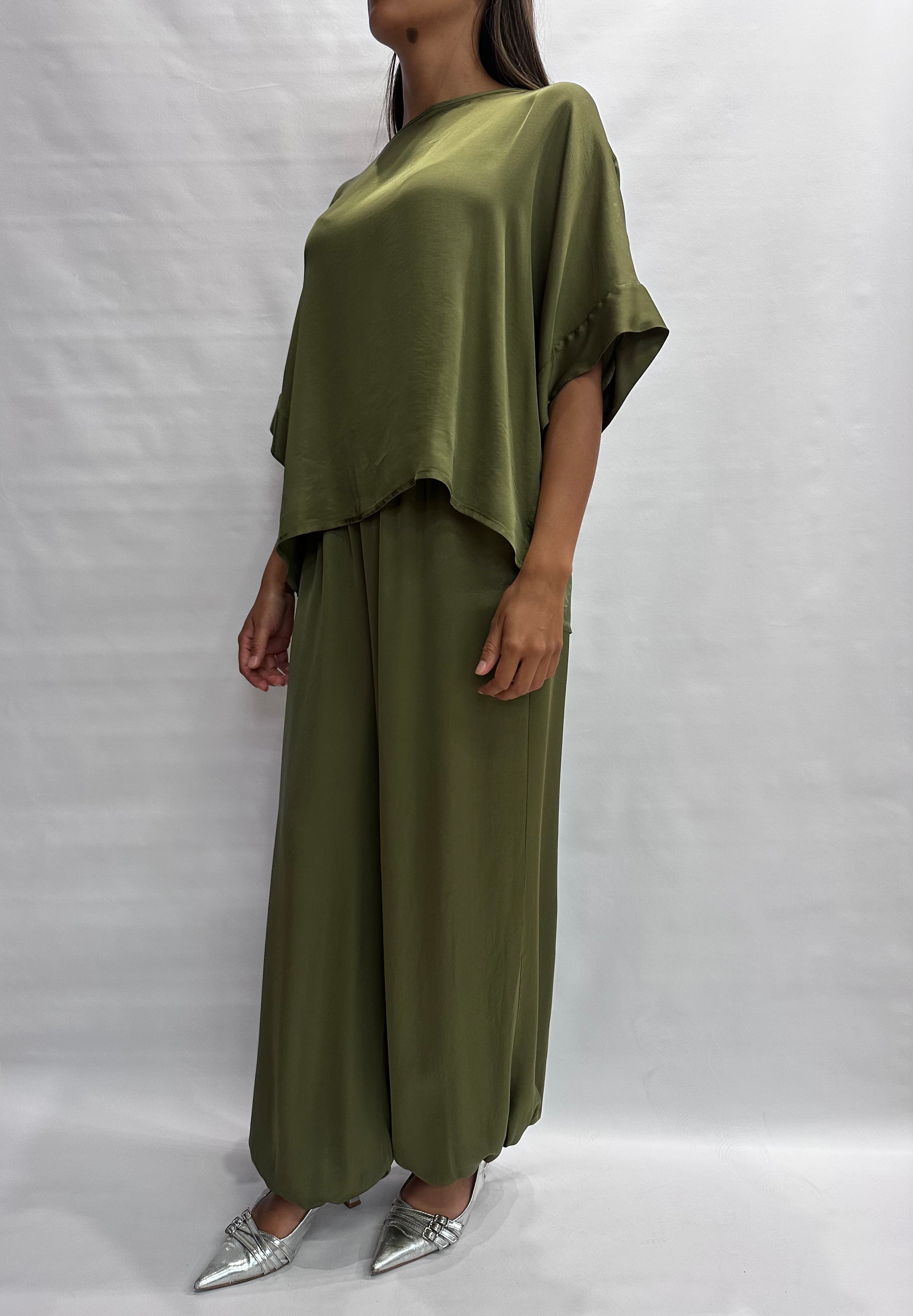 Camicetta TENSIONE IN asimmetrica con bottoni sul retro, disponibile anche con pantalone in coordinato,  COD: G434B05Q