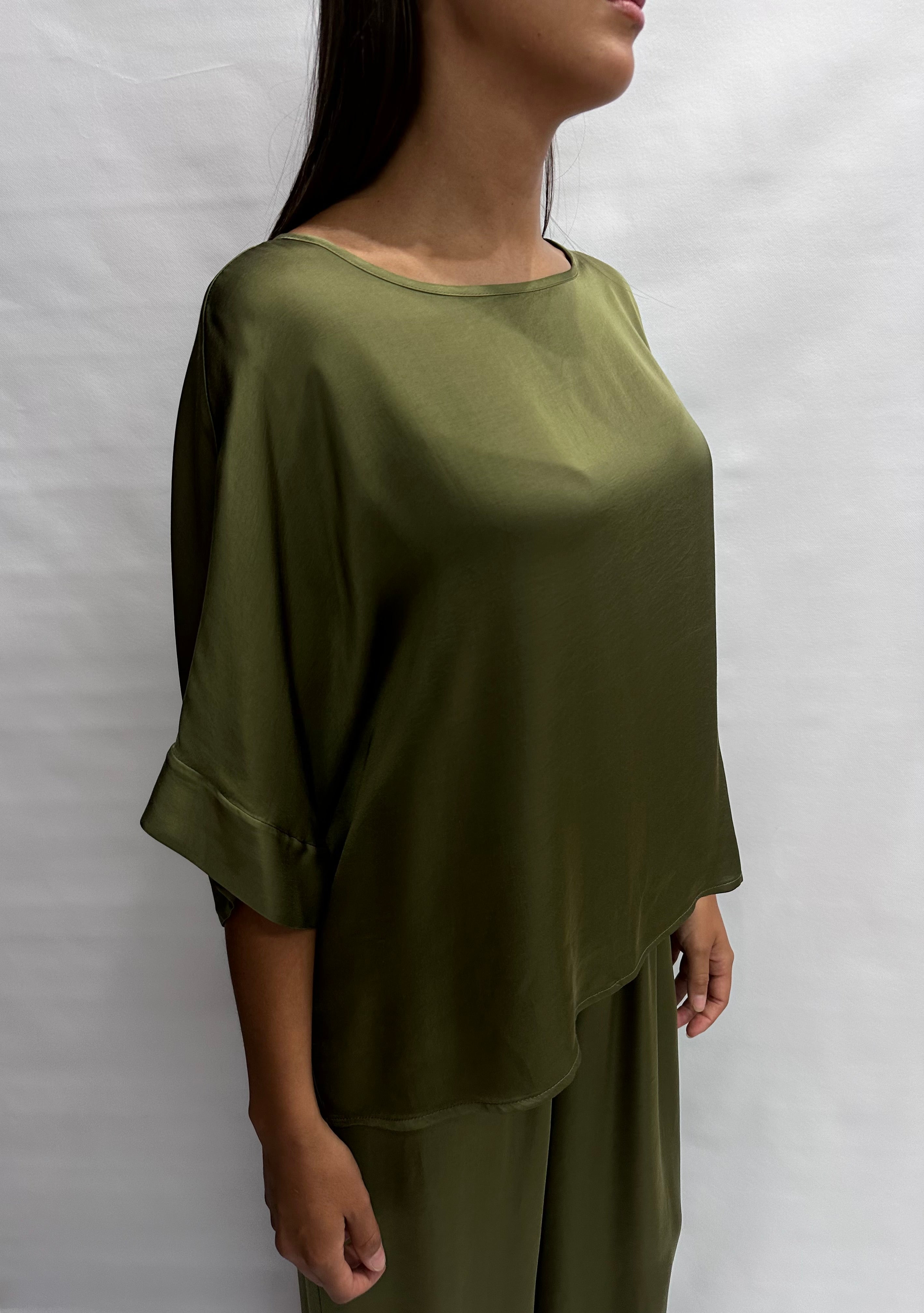 Camicetta TENSIONE IN asimmetrica con bottoni sul retro, disponibile anche con pantalone in coordinato,  COD: G434B05Q