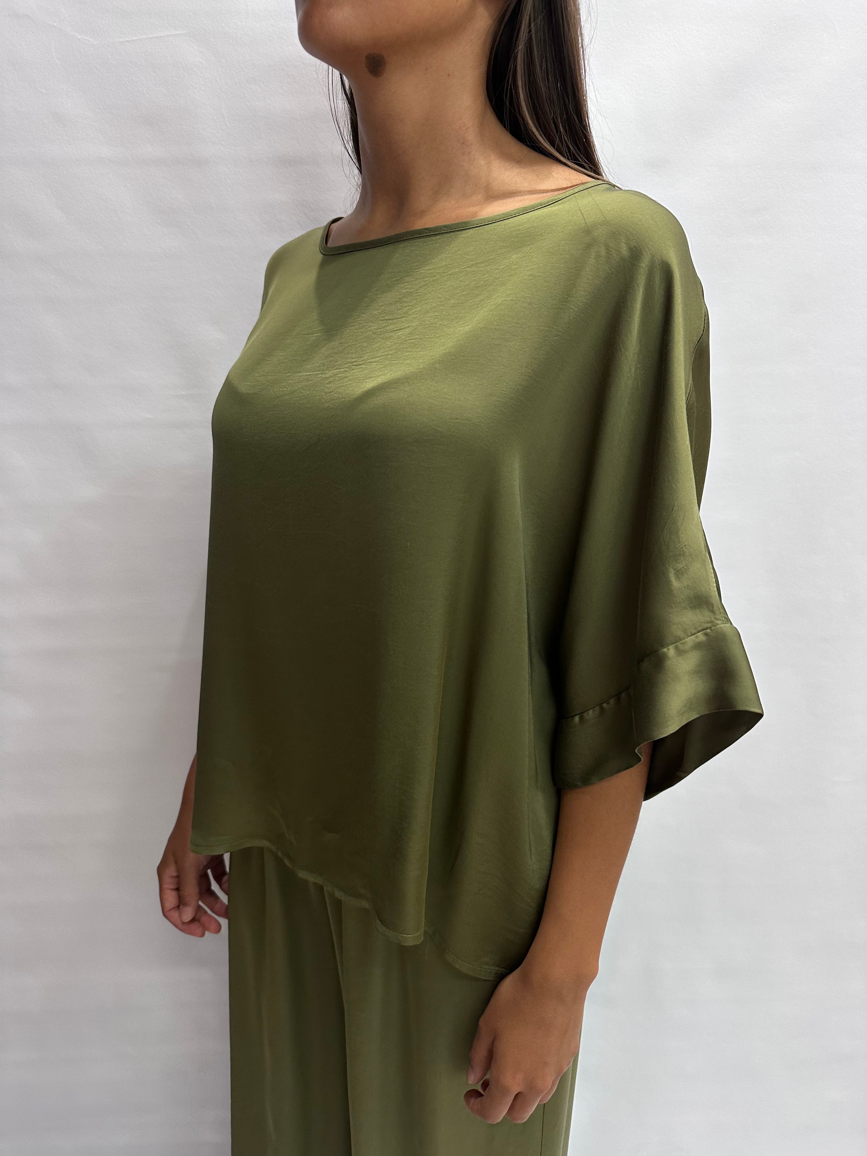 Camicetta TENSIONE IN asimmetrica con bottoni sul retro, disponibile anche con pantalone in coordinato,  COD: G434B05Q