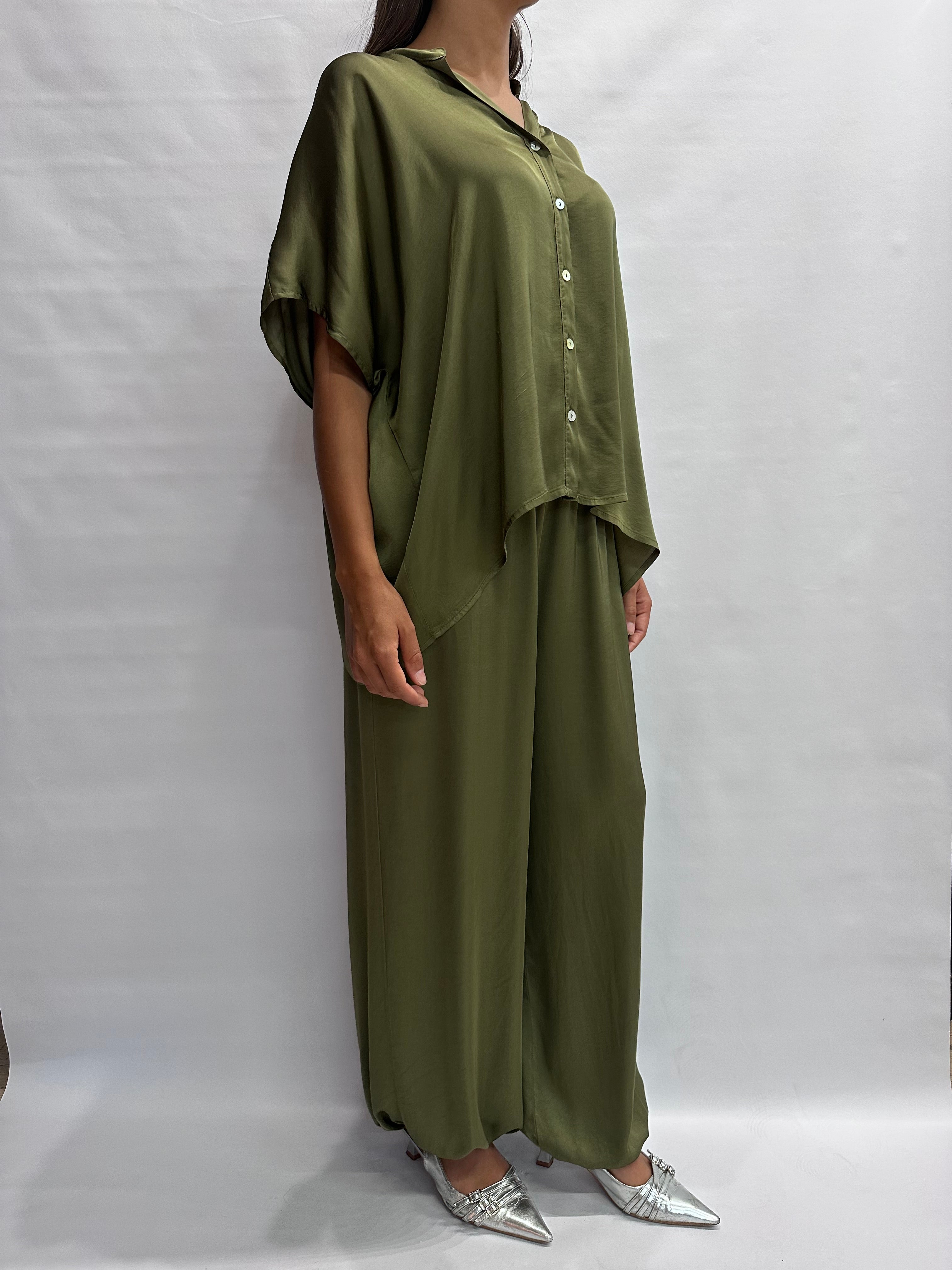 Pantalone TENSIONE IN modello "Aladino" disponibile anche con 3 pezzi sopra in coordinato, COD: G431P22R