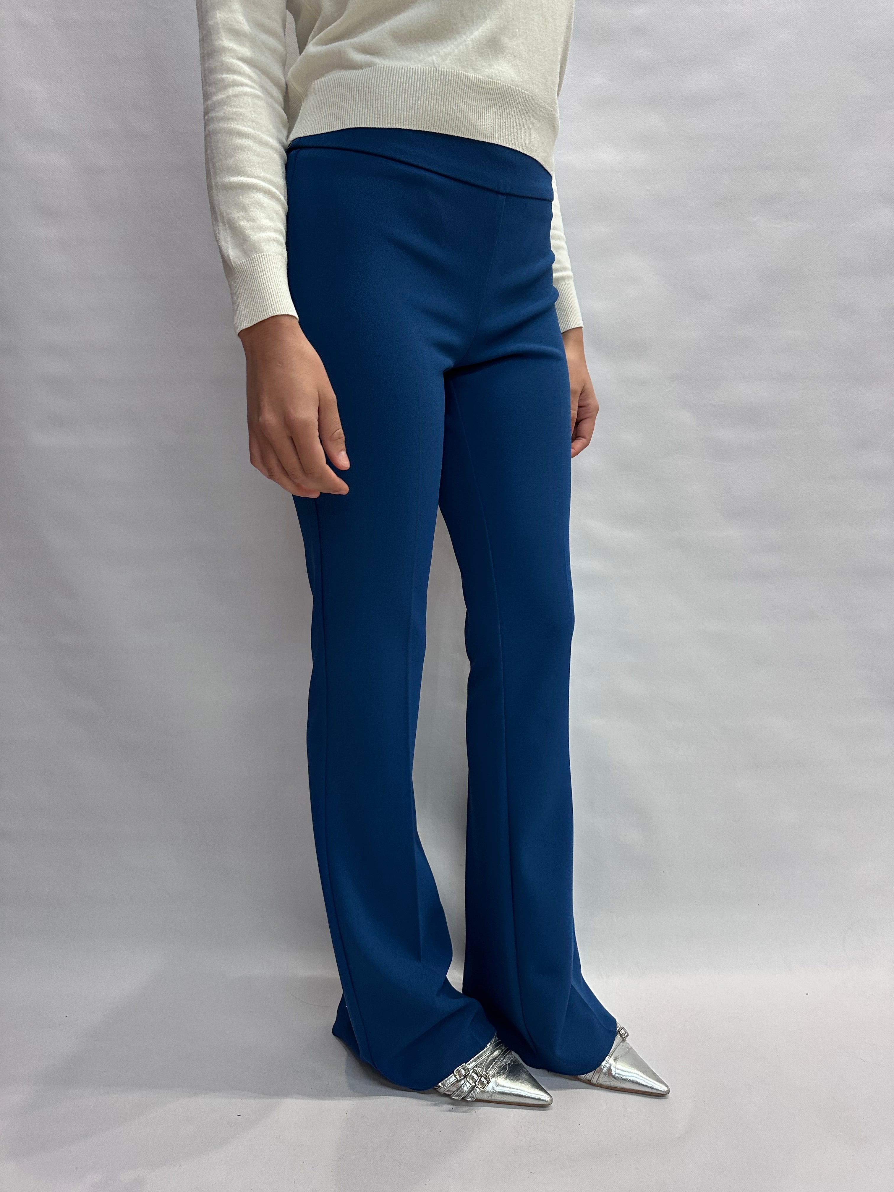 Pantalone RINASCIMENTO in crêpe a zampa disponibile anche con due giacche in coordinato COD: CFC0127875003