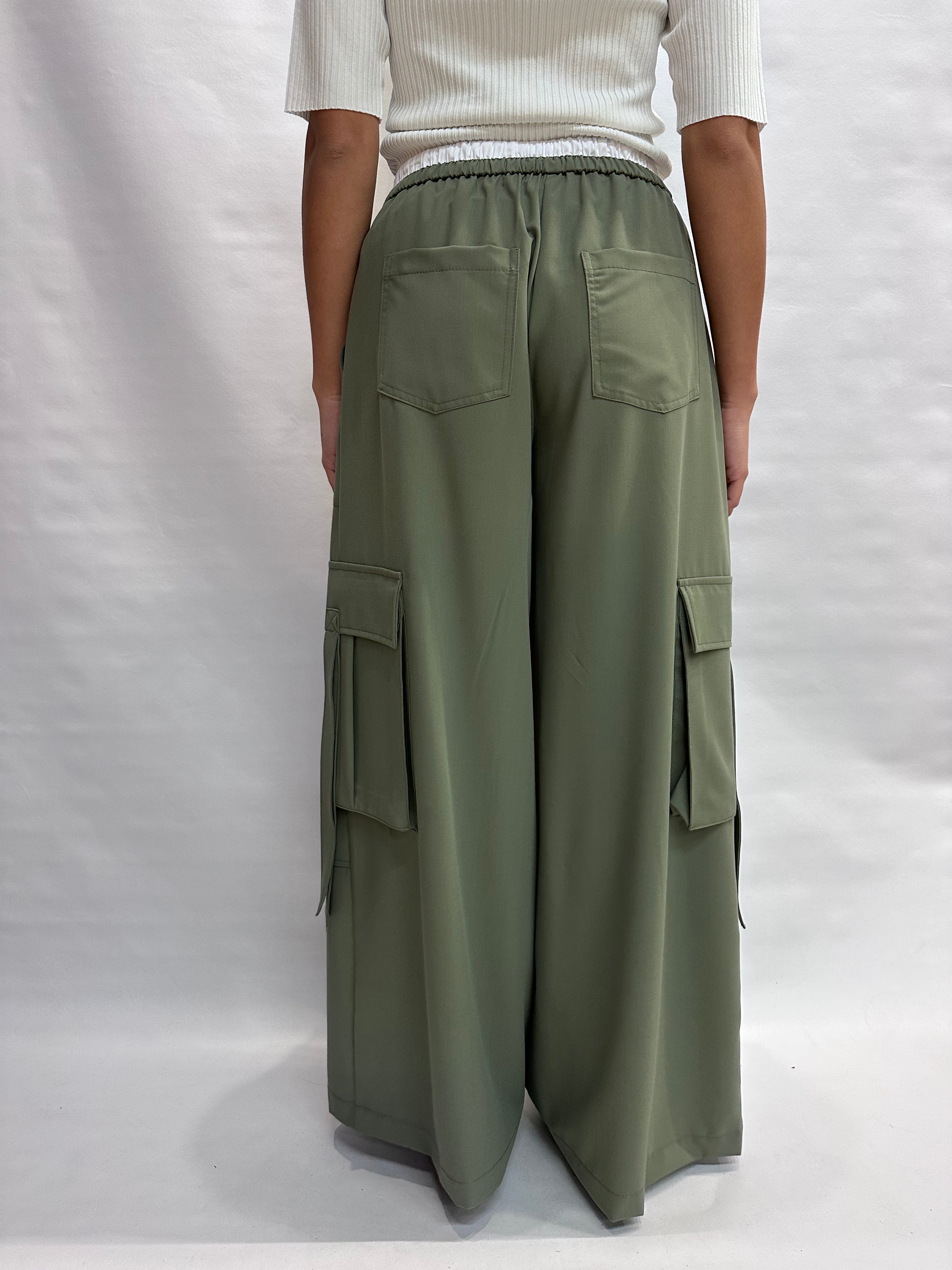Pantalone TENSIONE IN cargo con coulisse in vita disponibile anche con giacca in coordinato - COD: 26P3727