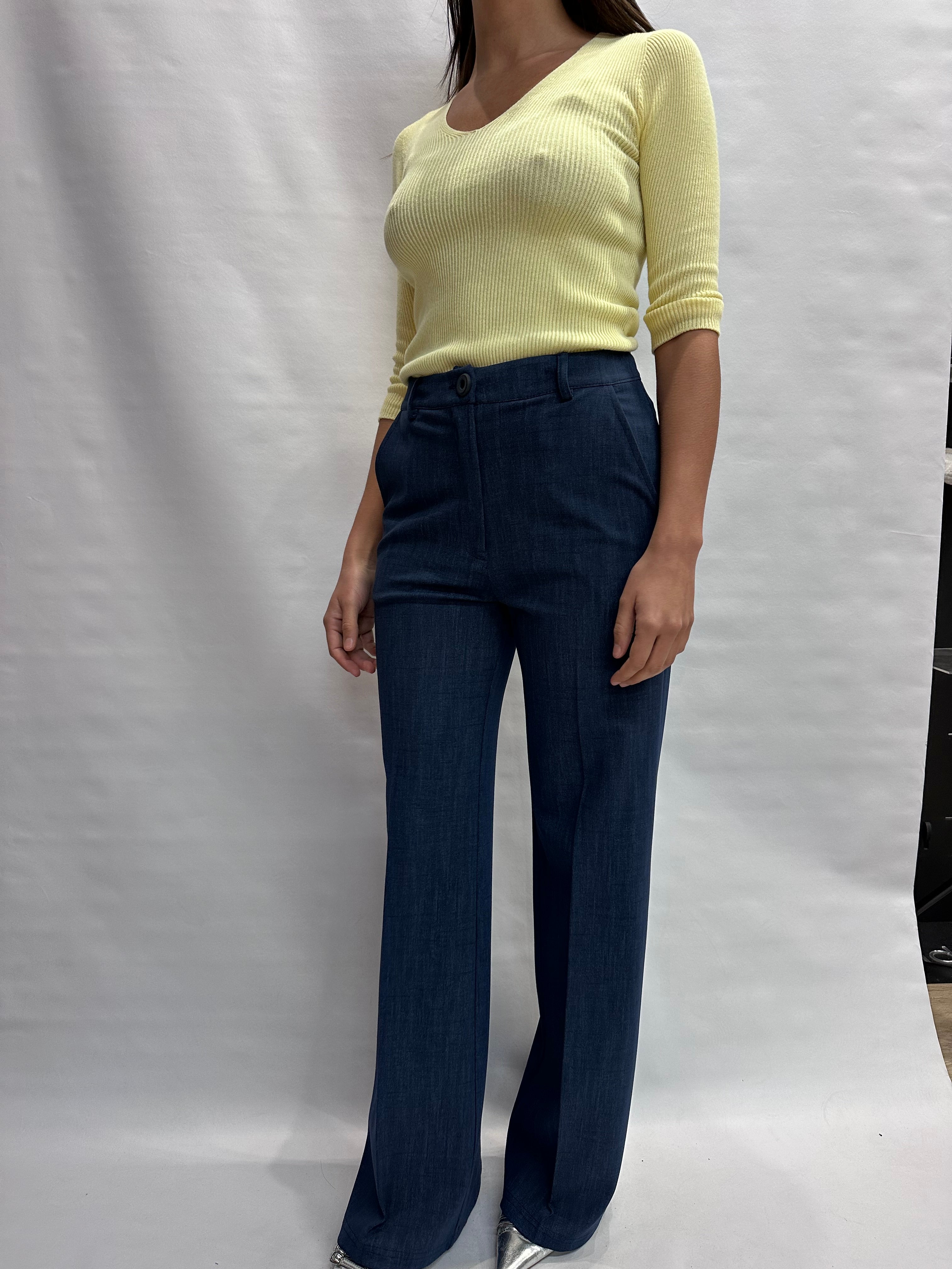 Maglia TENSIONE IN leggera con manica 3/4 e scollo a "V" - COD: 4439