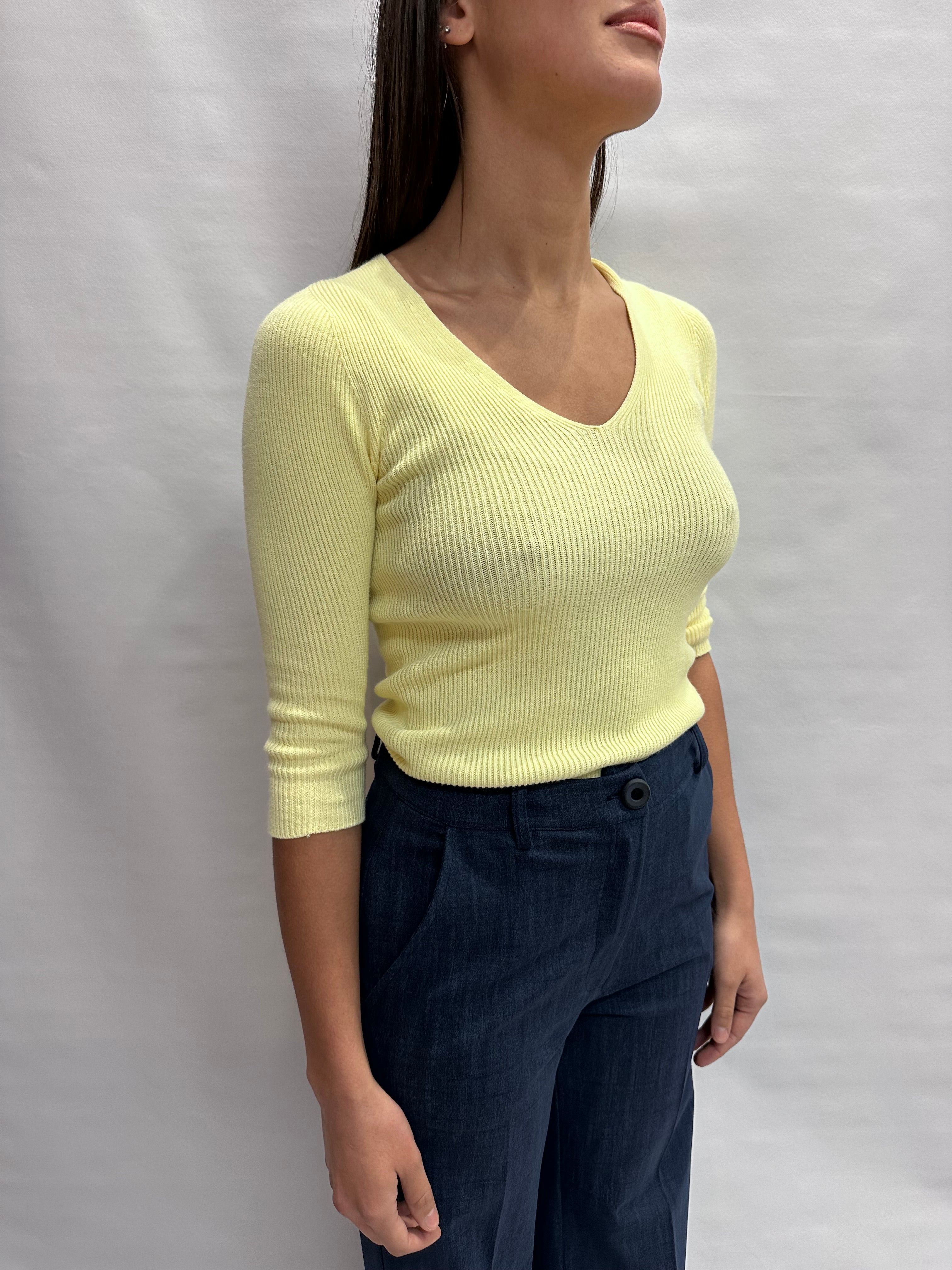 Maglia TENSIONE IN leggera con manica 3/4 e scollo a "V" - COD: 4439