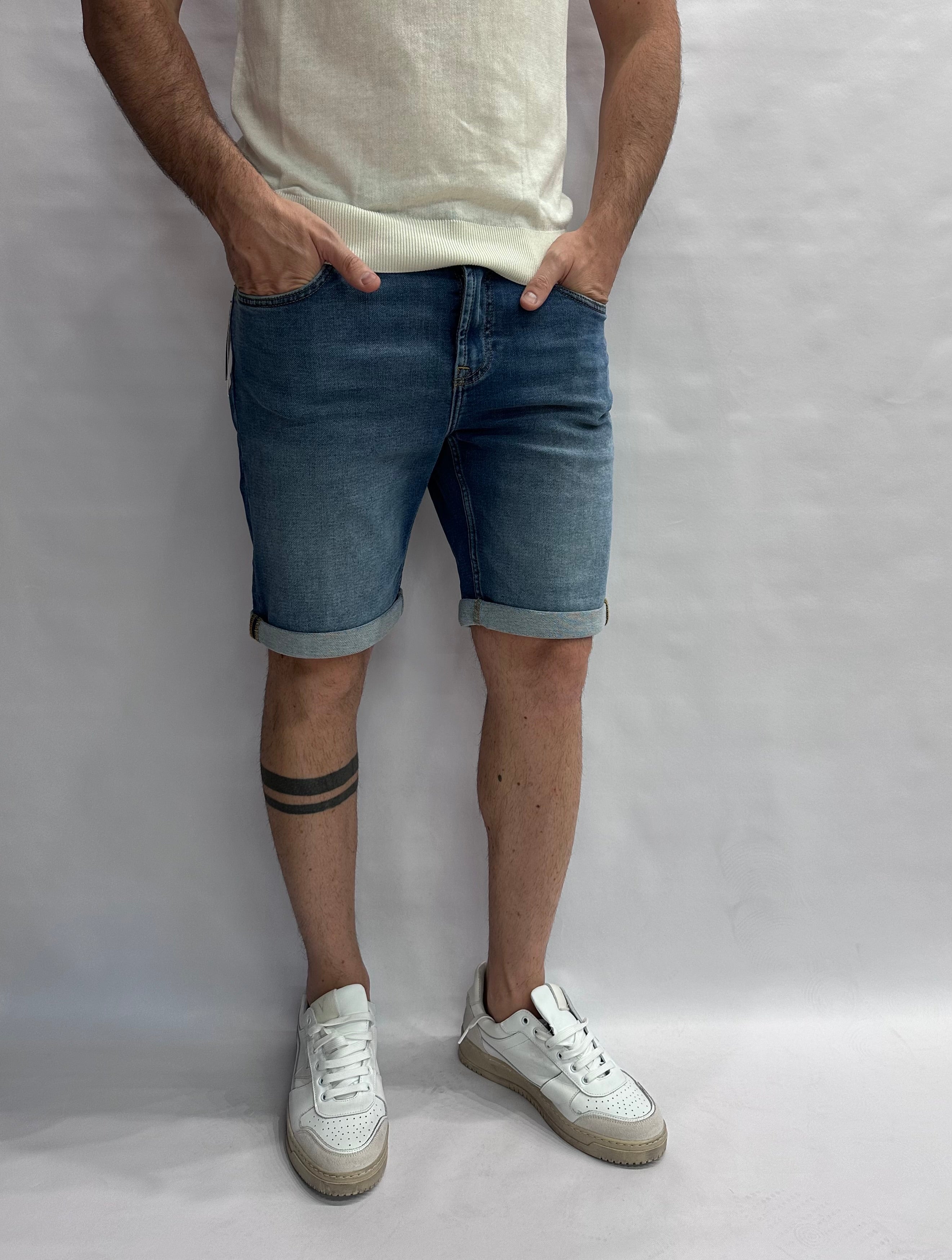 Bermuda ONLY&SONS asciutto di gamba, elasticizzato, con chiusura bottone e cerniera - COD: JOGMBD