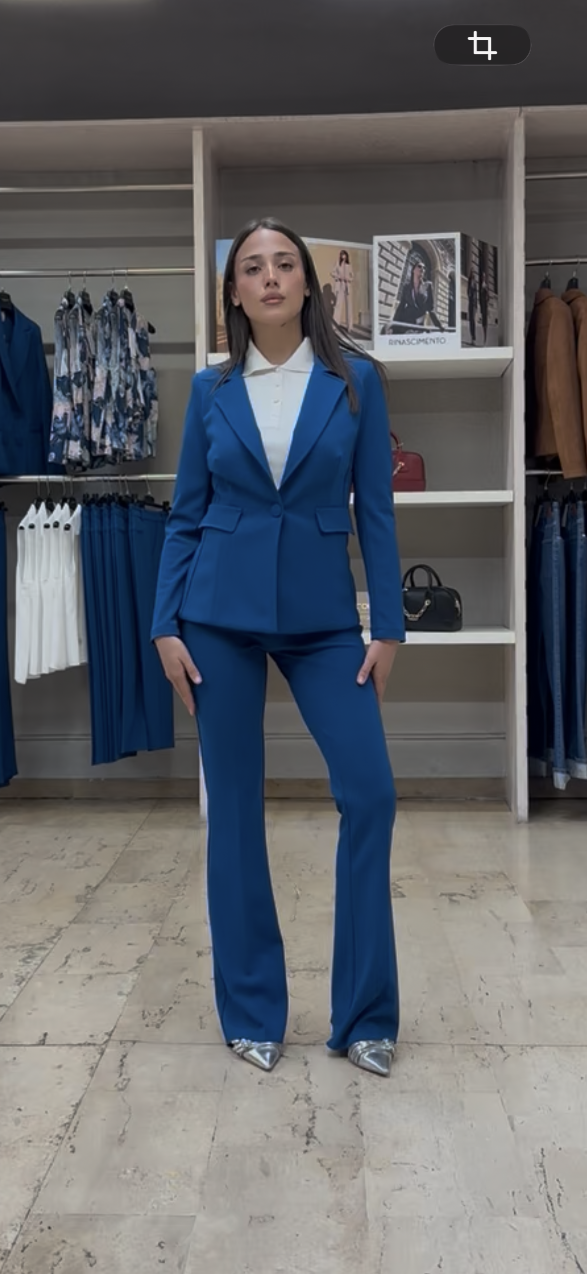 Giacca RINASCIMENTO  in crêpe monopetto disponibile anche con tre pantaloni in coordinato  - COD: CFC0125115003