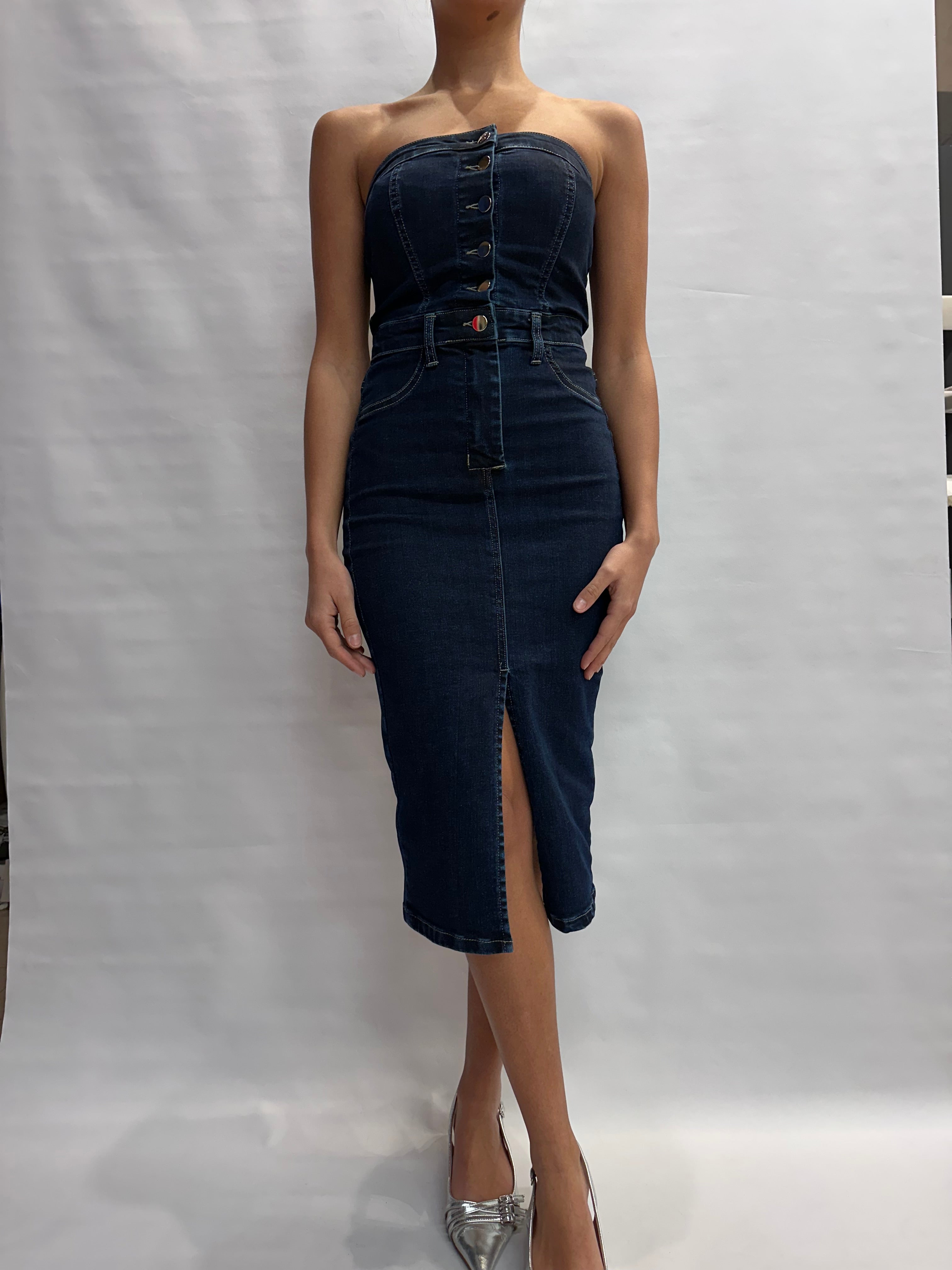 Tubino RINASCIMENTO smanicato elasticizzato con chiusura a bottoni centrali - COD: CFC00127421003