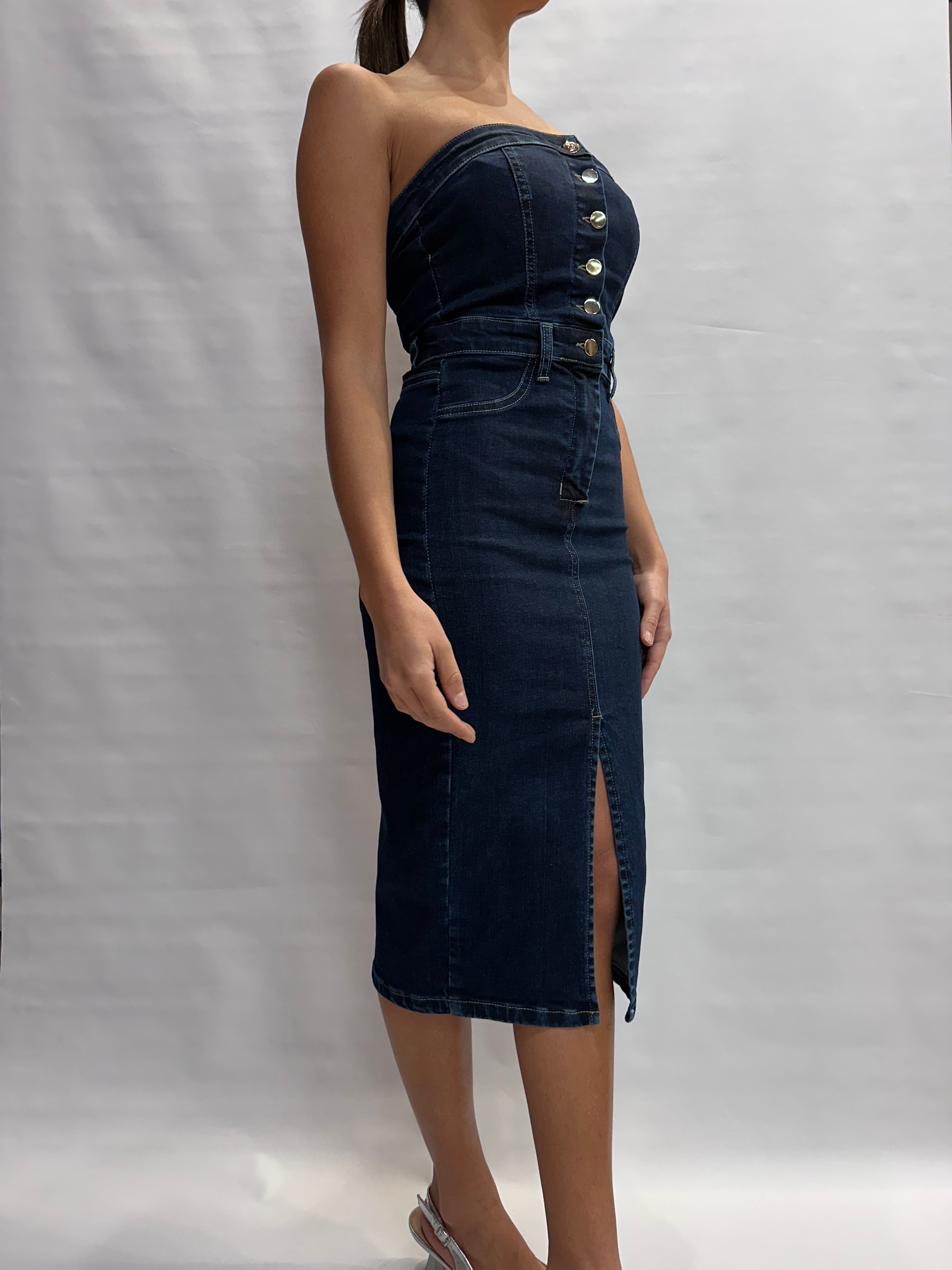 Tubino RINASCIMENTO smanicato elasticizzato con chiusura a bottoni centrali - COD: CFC00127421003