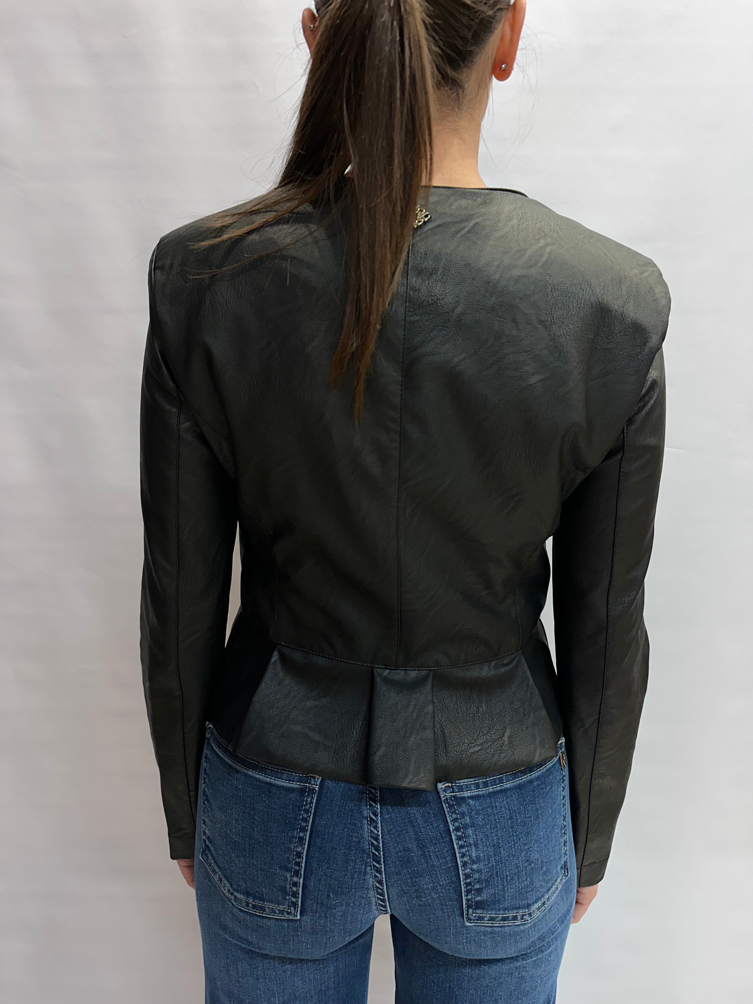 Giubbino RINASCIMENTO in ecopelle con rouches in vita e chiusura a bottoni color Oro - Cod: CFC0127832003