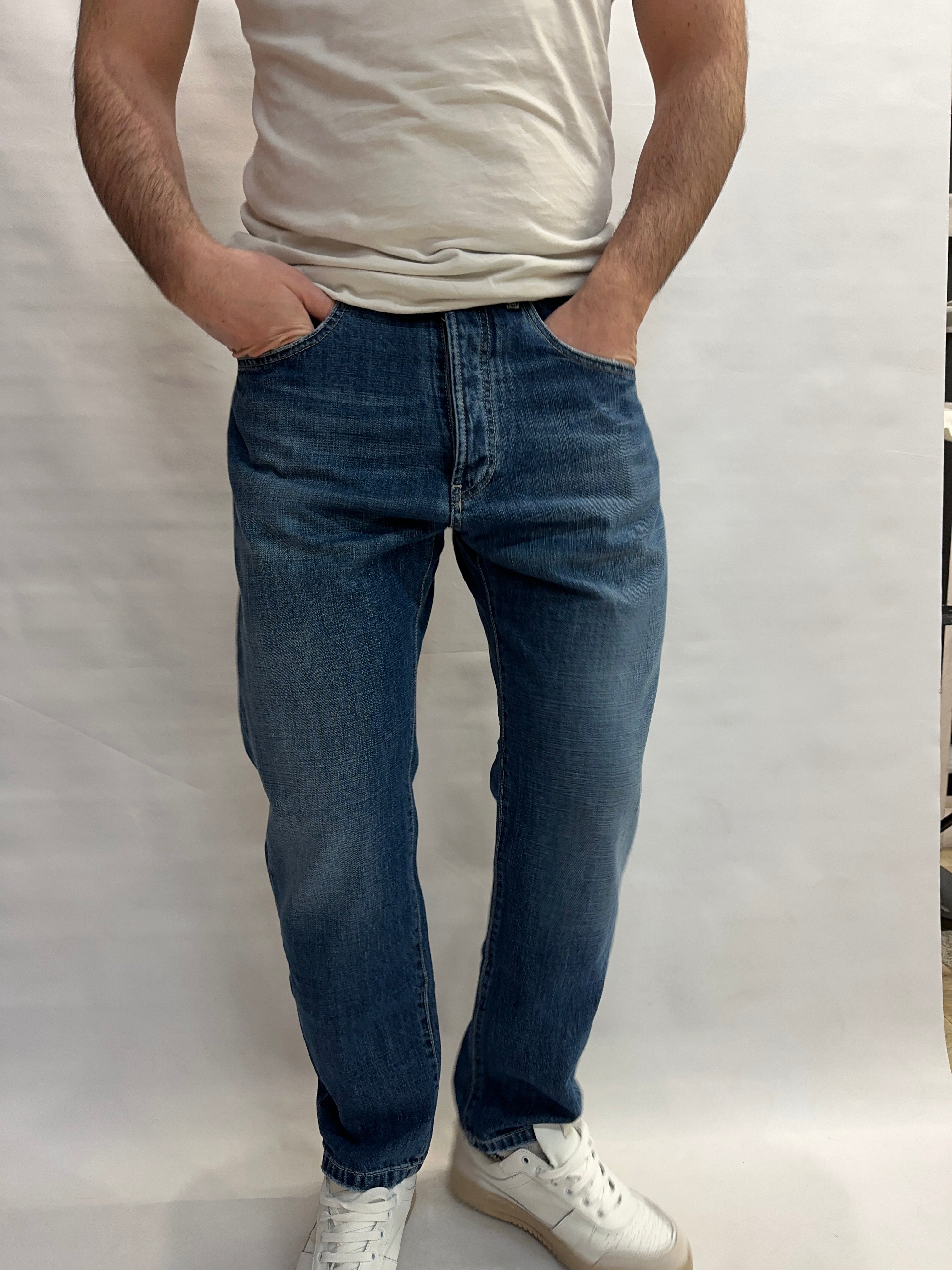 Jeans XAGON MAN modello straight (ossia gamba dritta e morbida) color Blu Denim  - COD: FXAG015
