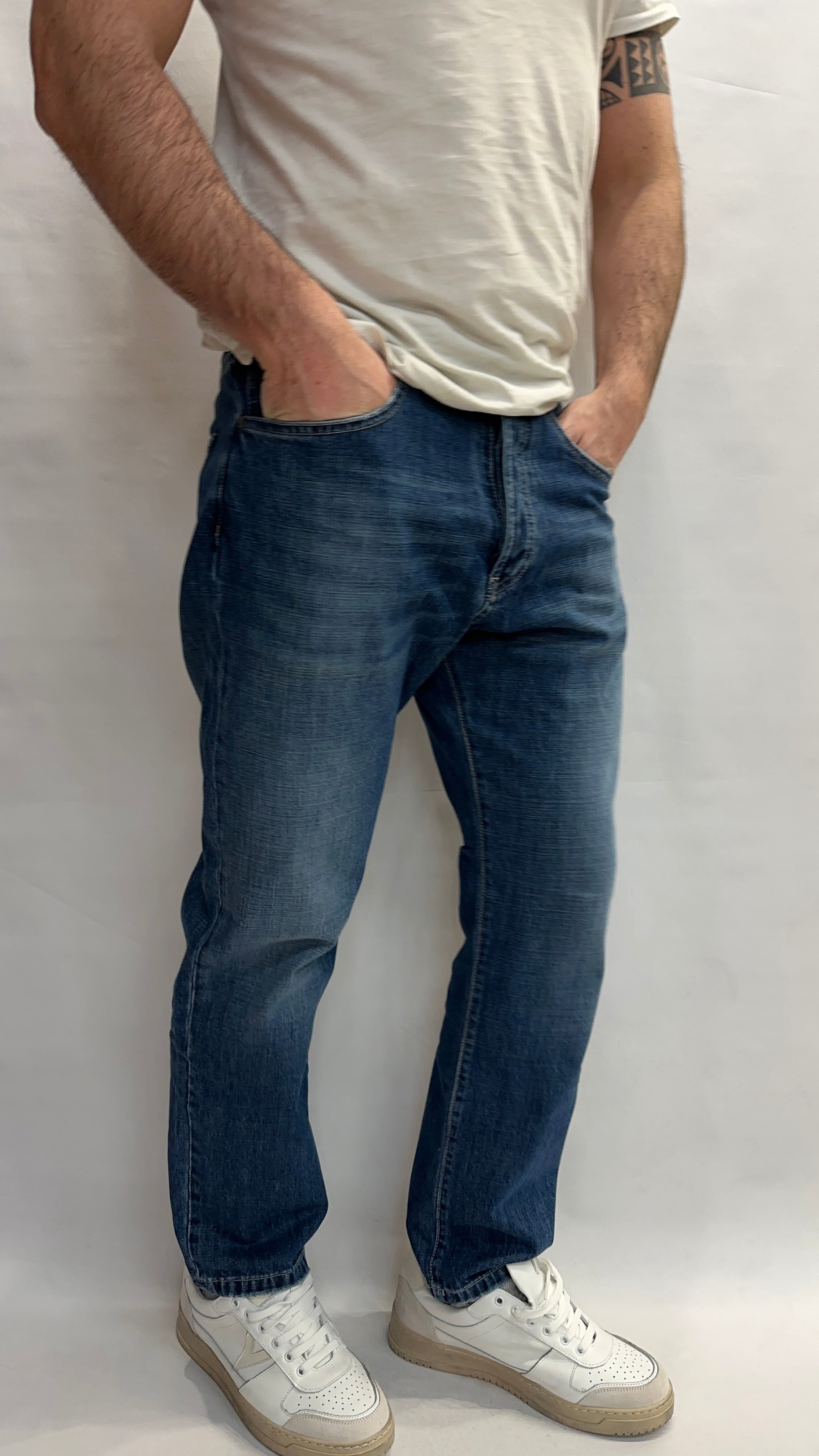 Jeans XAGON MAN modello straight (ossia gamba dritta e morbida) color Blu Denim  - COD: FXAG015