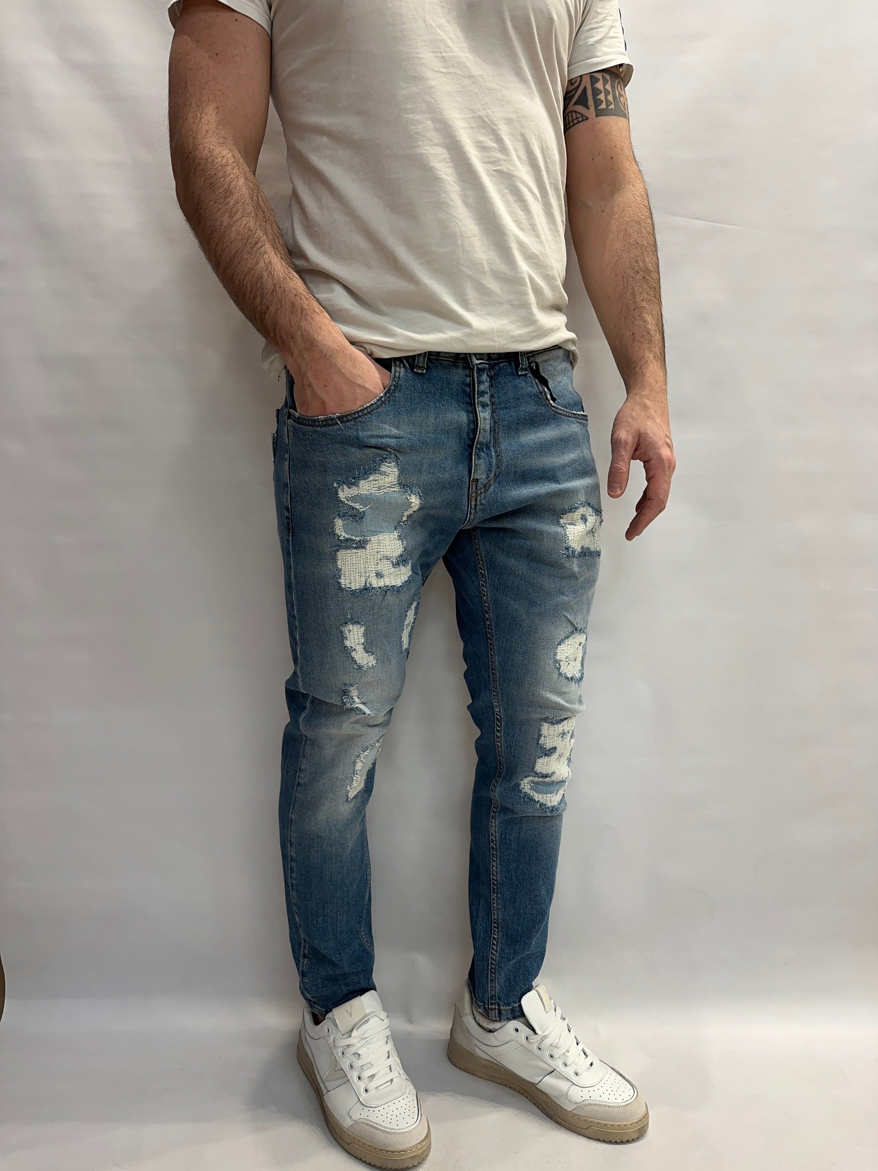 Jeans BERNA modello slim elasticizzato (ossia asciutto di gamba e lunghezza alla scarpa) color Blu Denim  - COD: 26100130