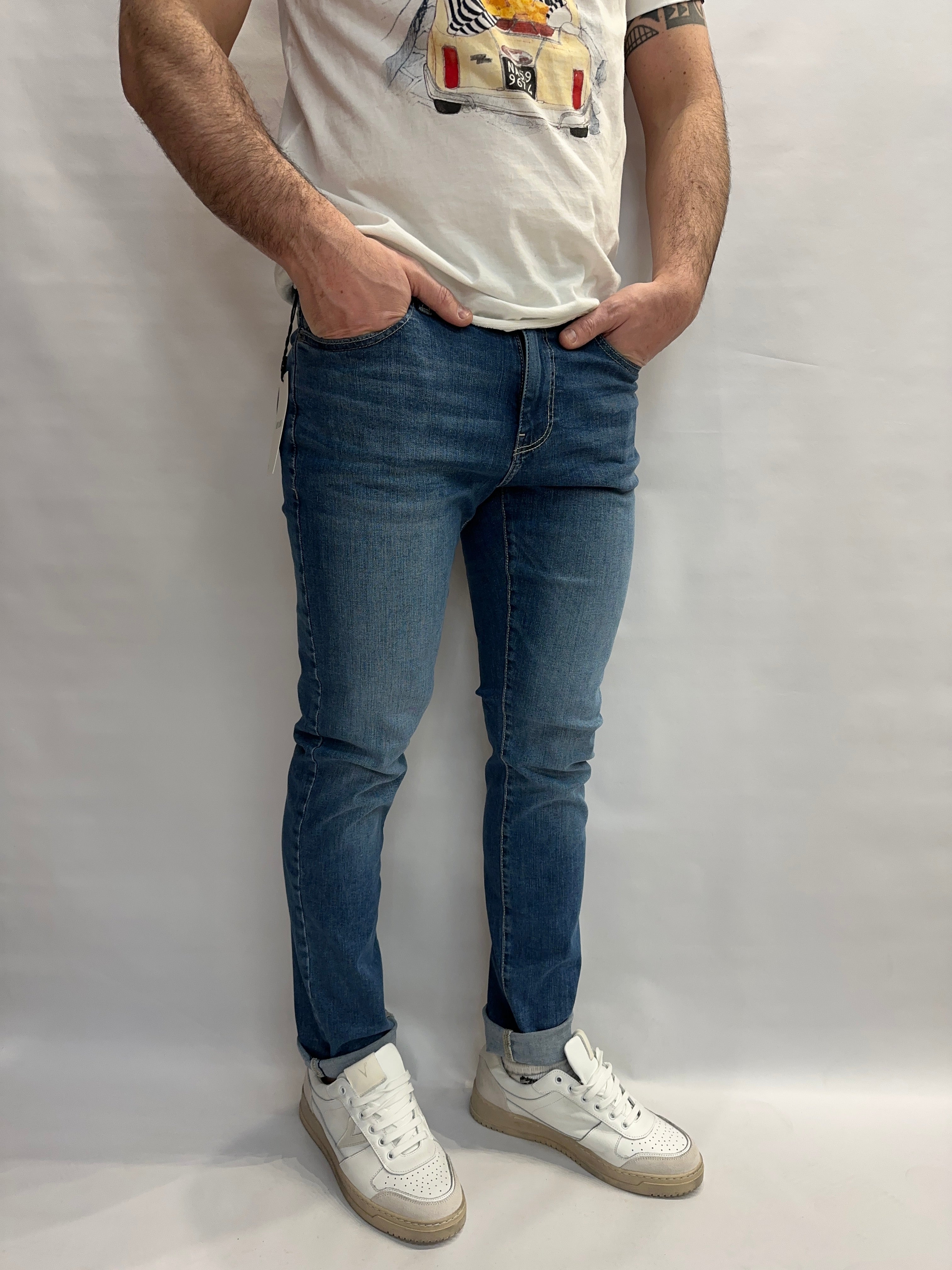 Jeans XAGON MAN modello slim (molto aderente di gamba) elasticizzato color Blu Denim  - COD: LOOM