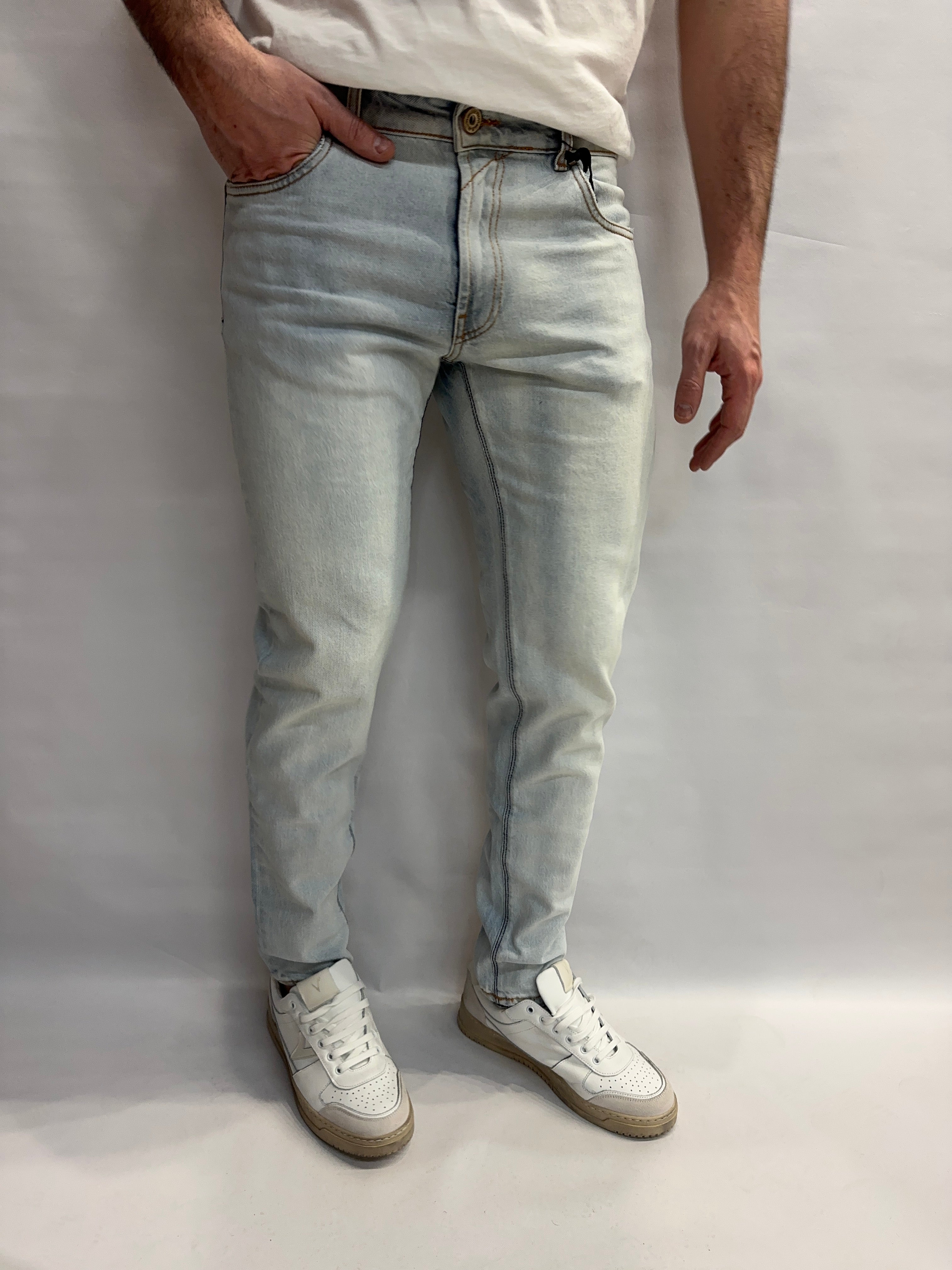 Jeans BERNA modello slim elasticizzato (ossia asciutto) senza strappi - COD: 25100430