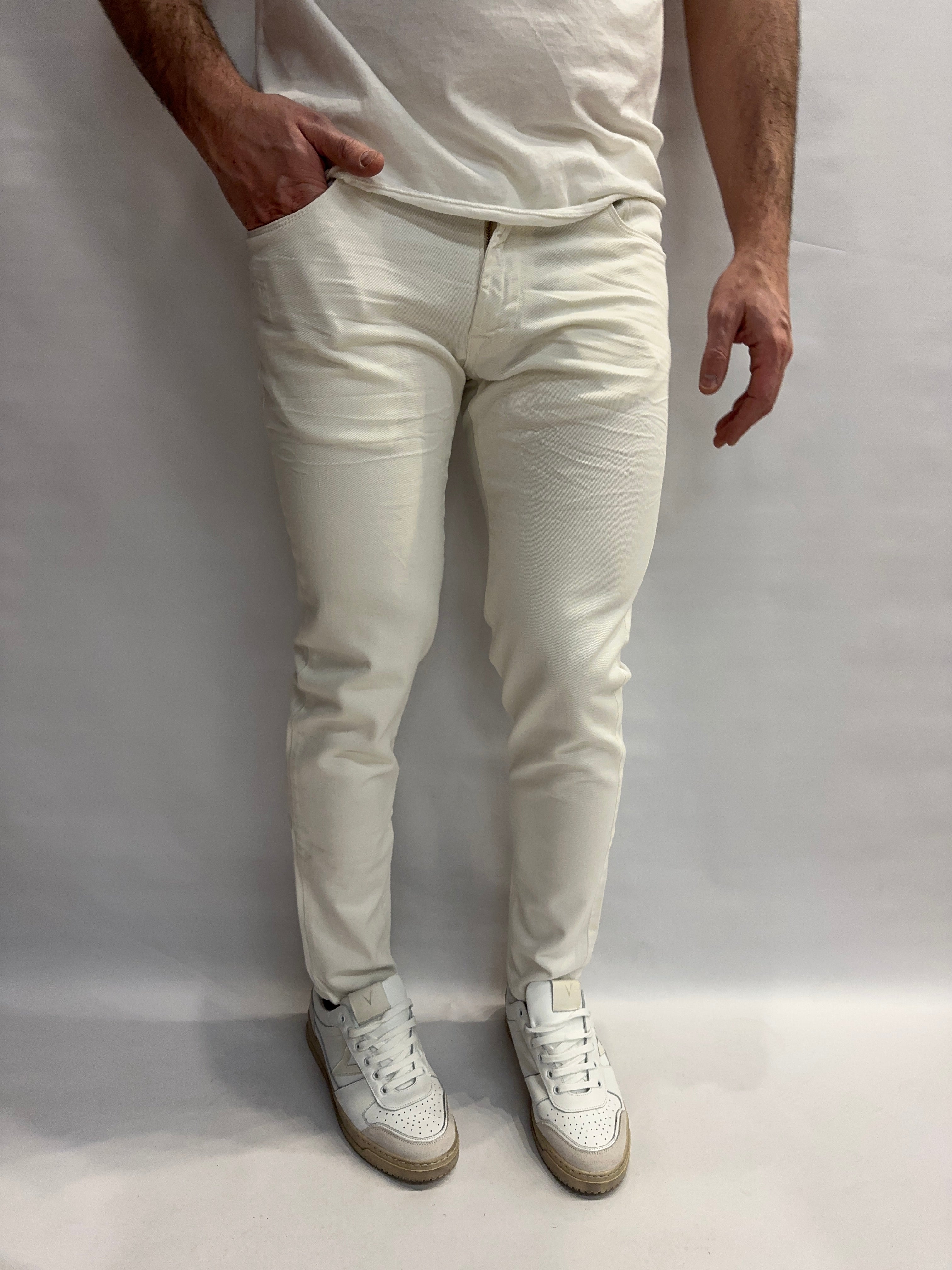 Jeans BERNA modello slim elasticizzato (ossia asciutto) dalla tela super leggera - COD: 2510032