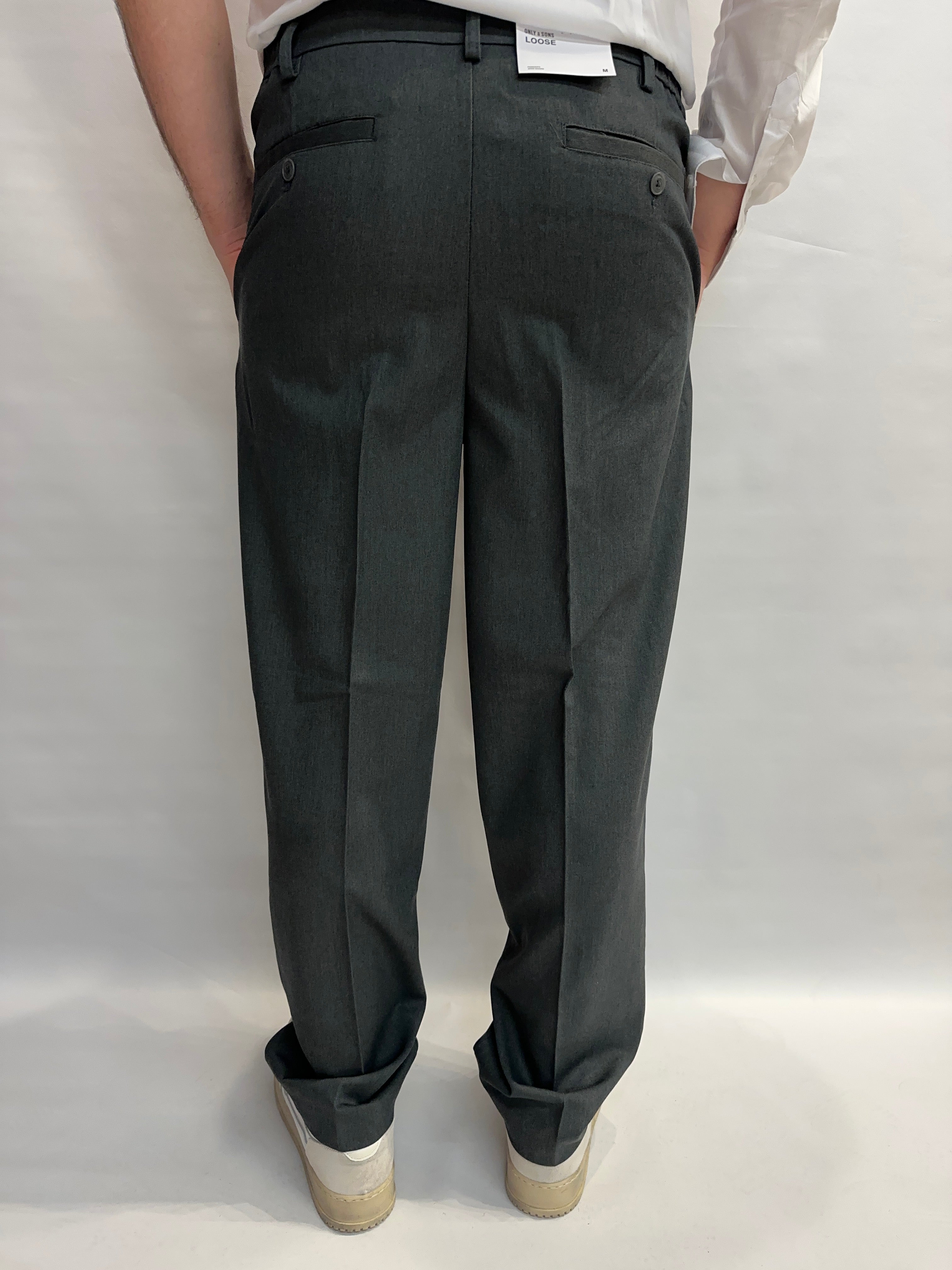 Pantaloni ONLY&SONS modello baggy (molto morbido di gamba) con pences  - COD: MIRO