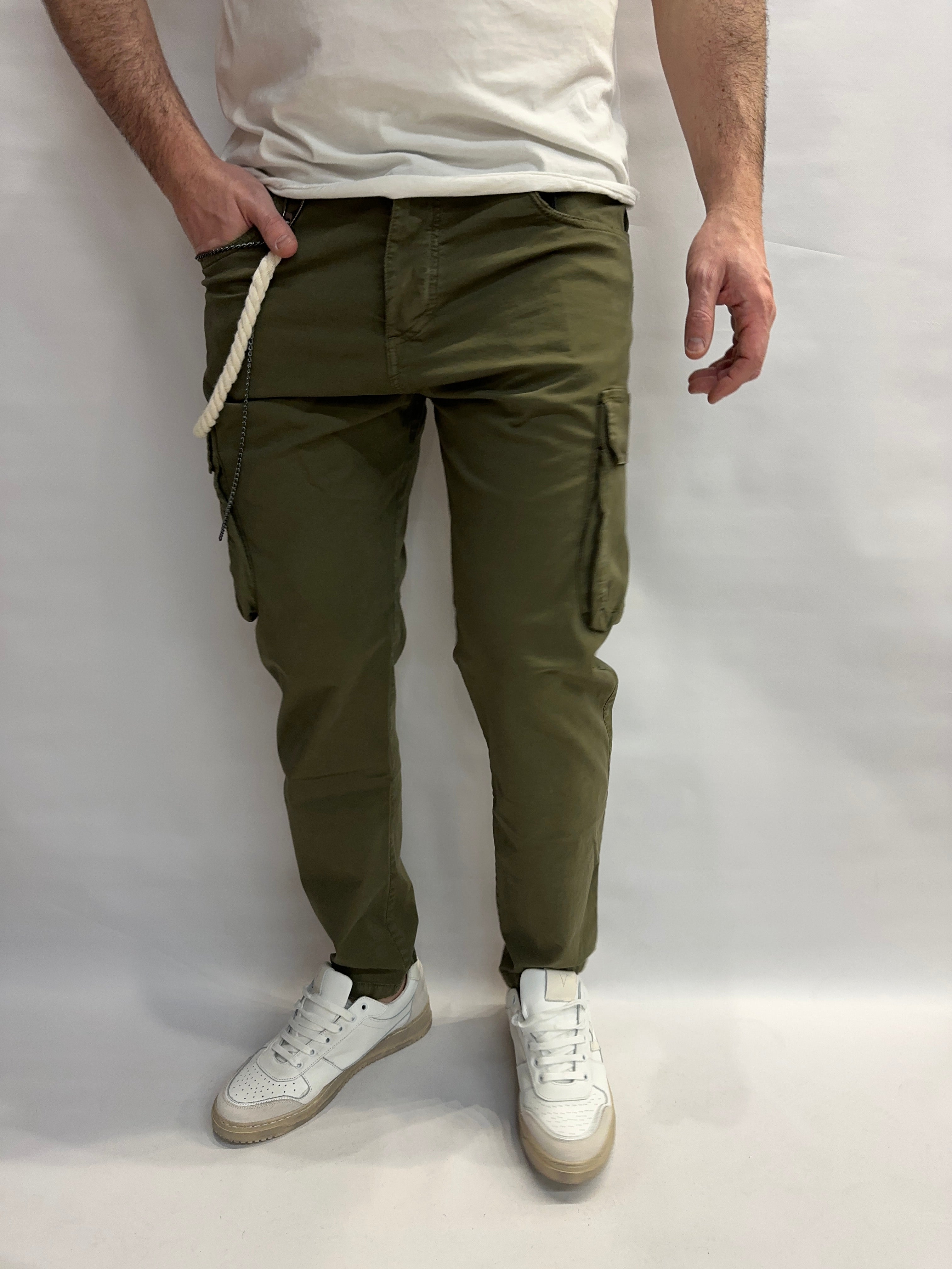 Pantalone XAGON MAN regular cargo con cordoncino e catenella removibili - COD: CR4057