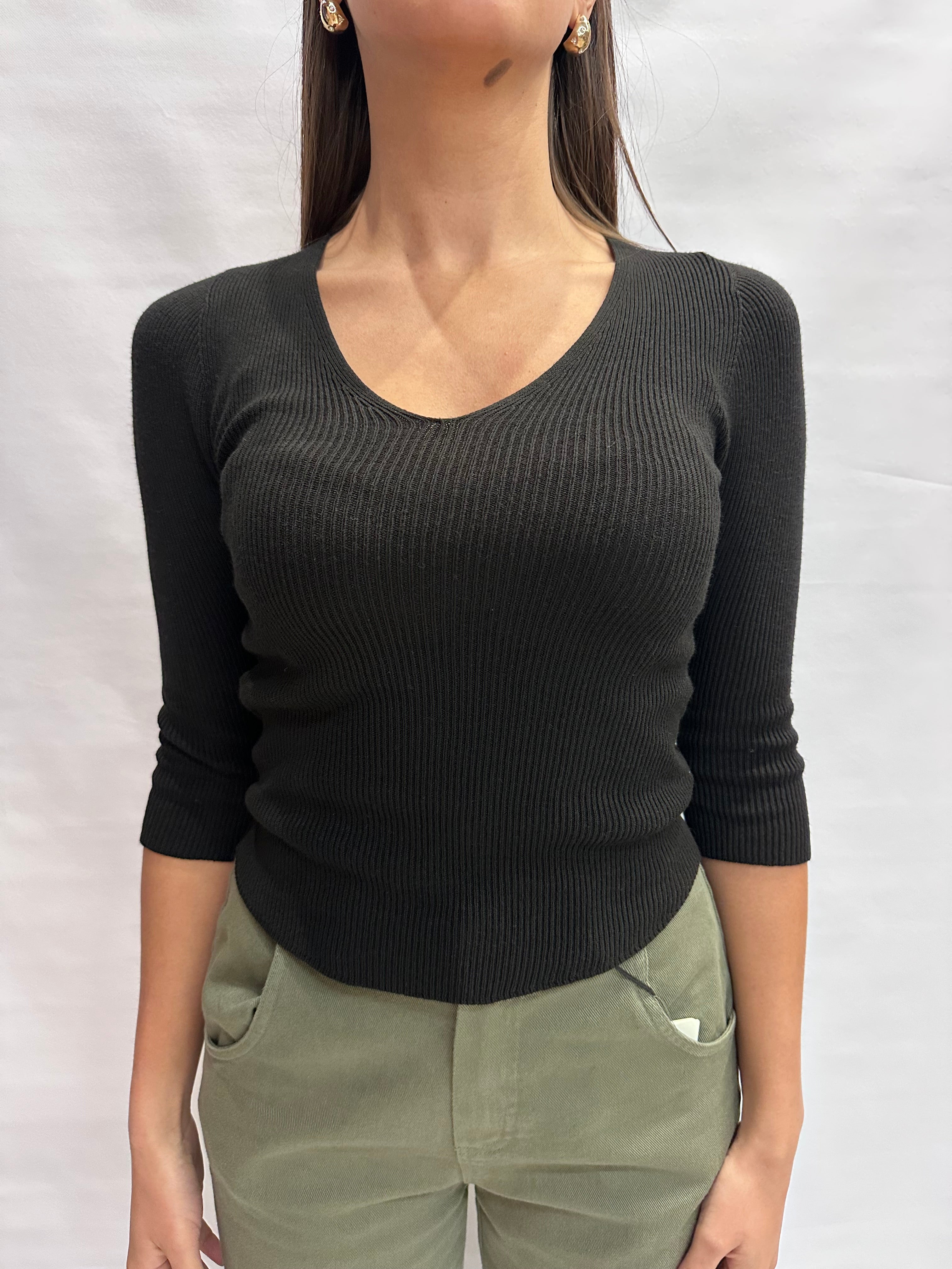 Maglia TENSIONE IN leggera con manica 3/4 e scollo a "V" - COD: 4439