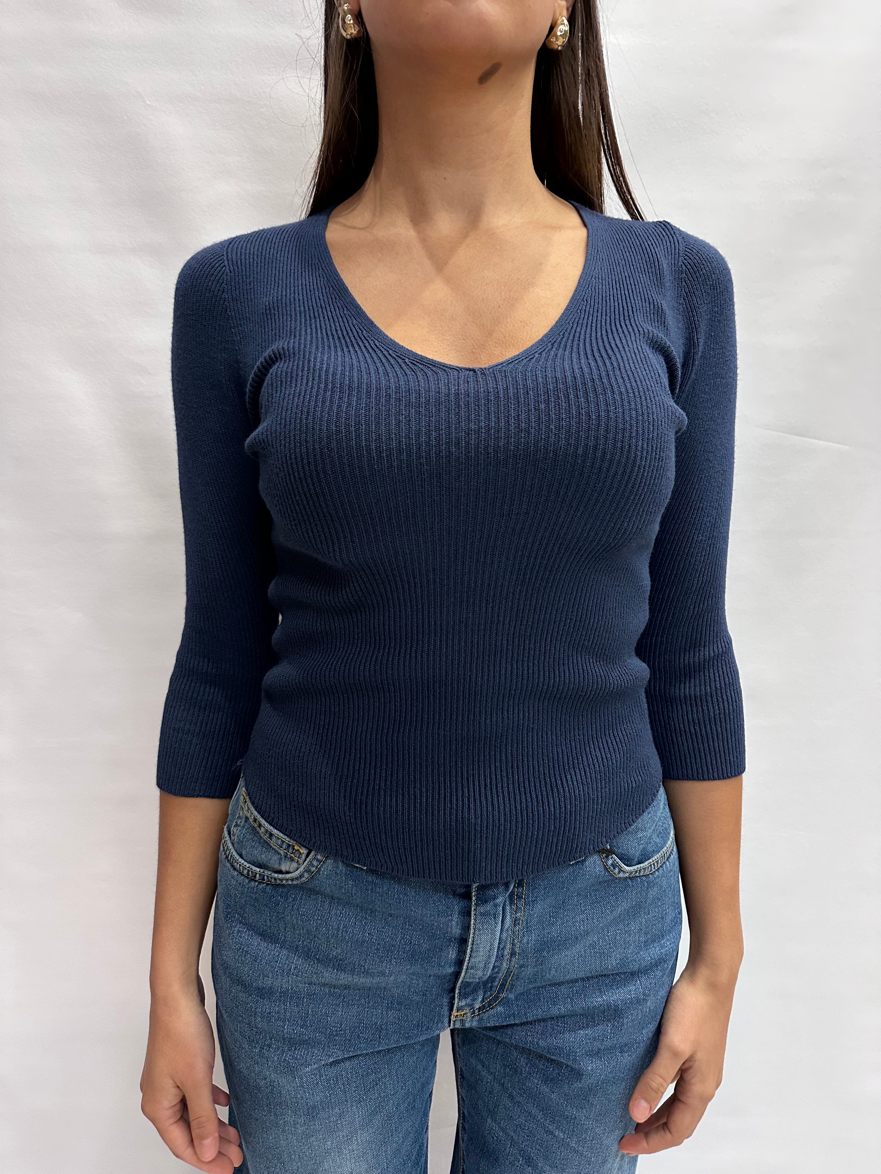 Maglia TENSIONE IN leggera con manica 3/4 e scollo a "V" - COD: 4439