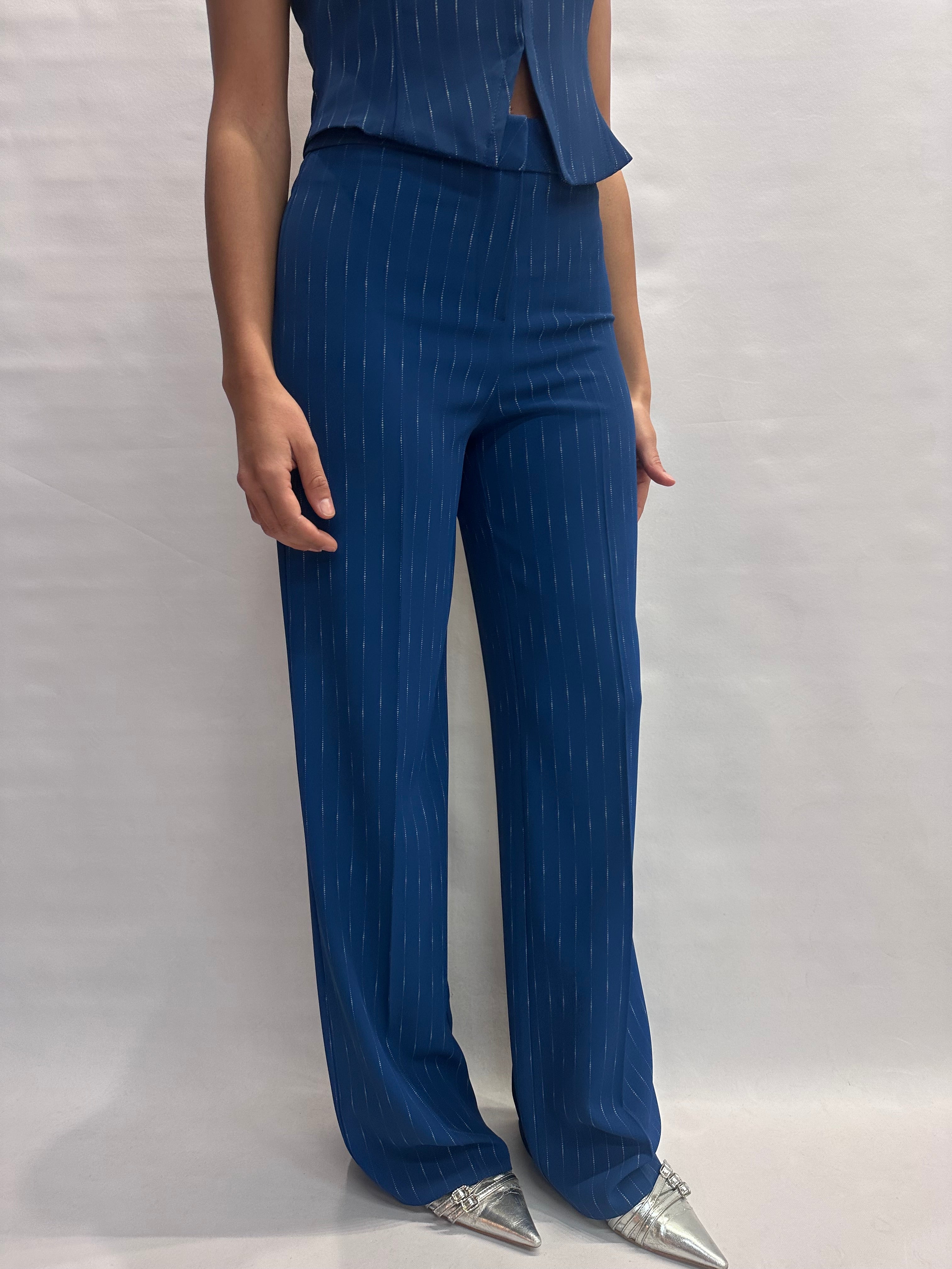 Coordinato RINASCIMENTO gessato in tessuto fluido comprensivo di pantalone, gilet e giacca, COD: CFC0128021003 e CFC0128030003 e CFC0128027003