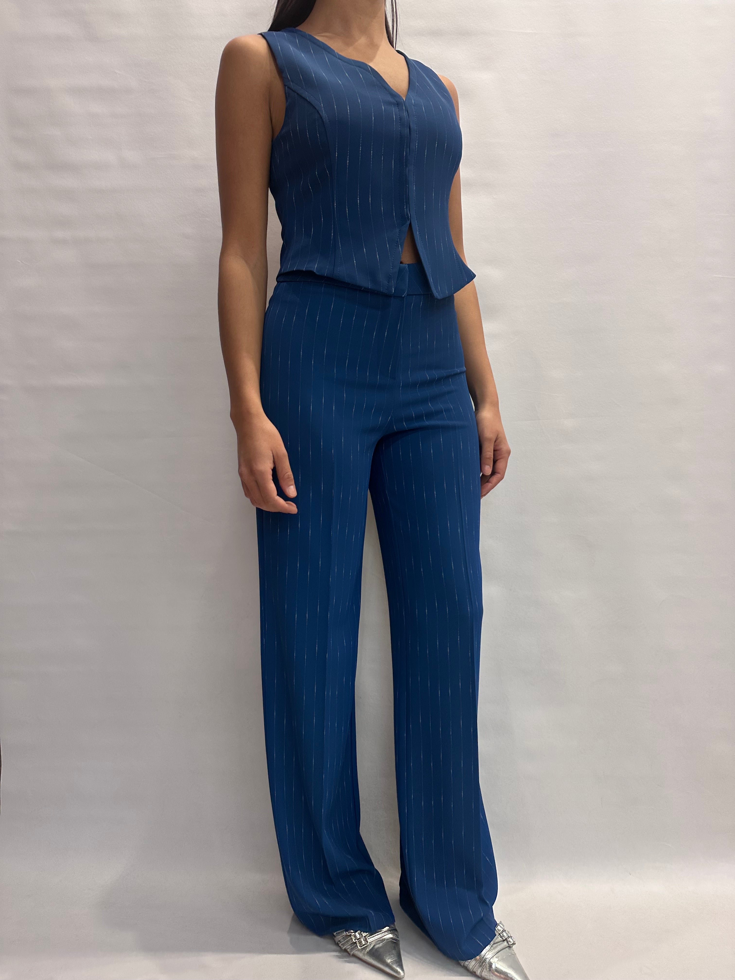 Coordinato RINASCIMENTO gessato in tessuto fluido comprensivo di pantalone, gilet e giacca, COD: CFC0128021003 e CFC0128030003 e CFC0128027003