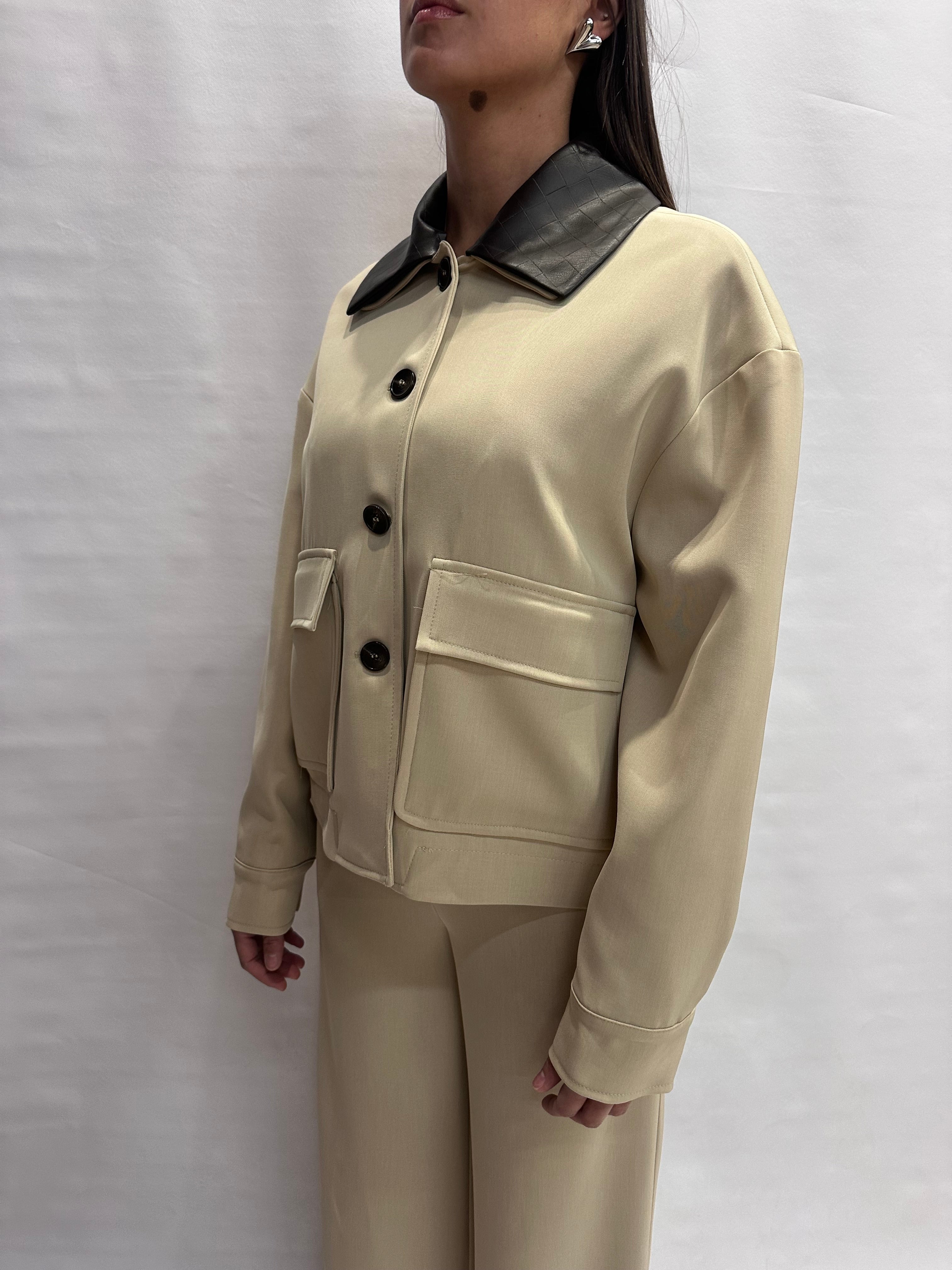 Giacca/Sahariana TENSIONE IN in fluido disponibile anche con pantalone in coordinato - COD: 26B4159