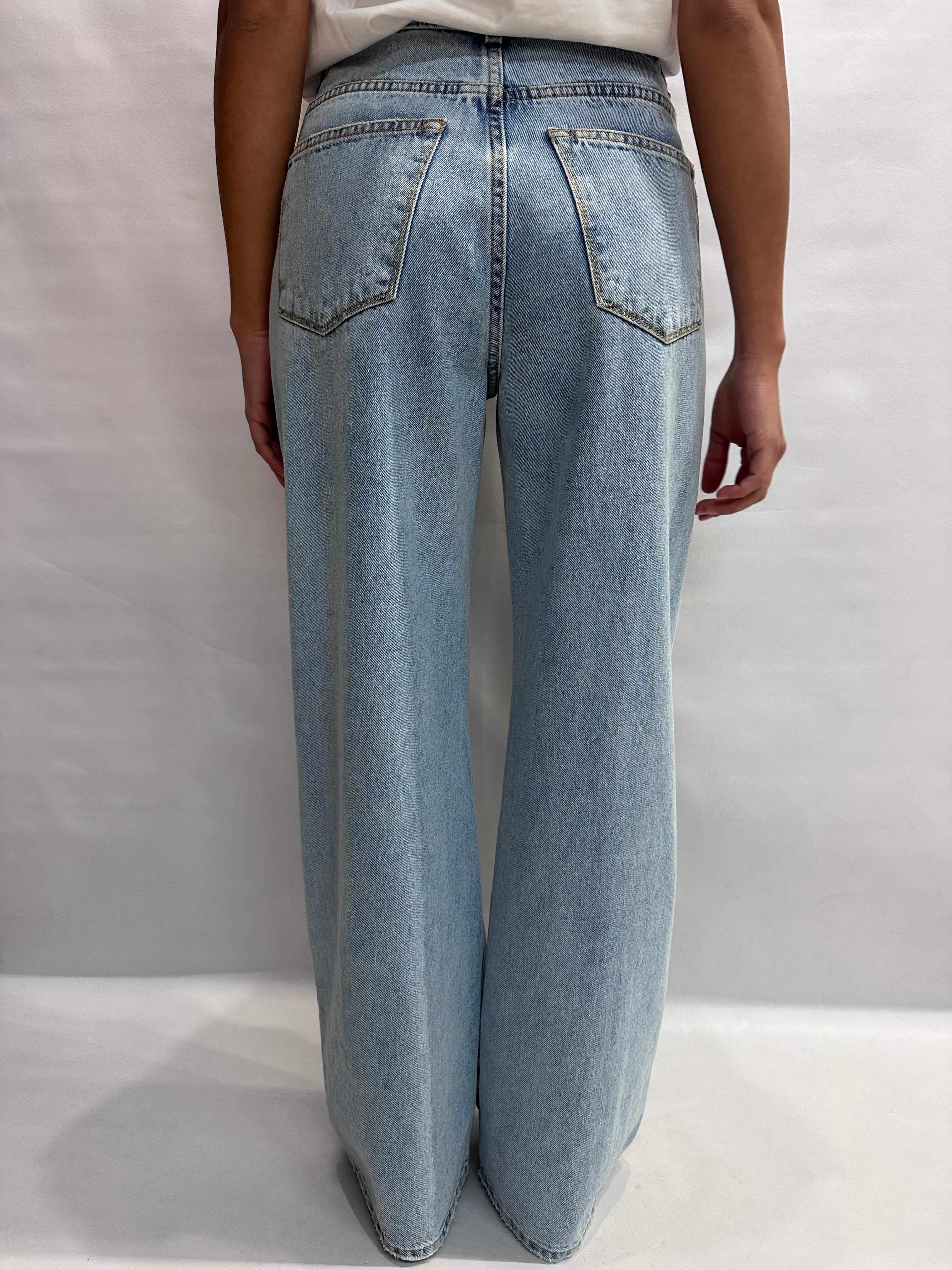 Jeans TENSIONE IN modello "LOOSE" gamba ampia e fondo largo - COD: PRADO642