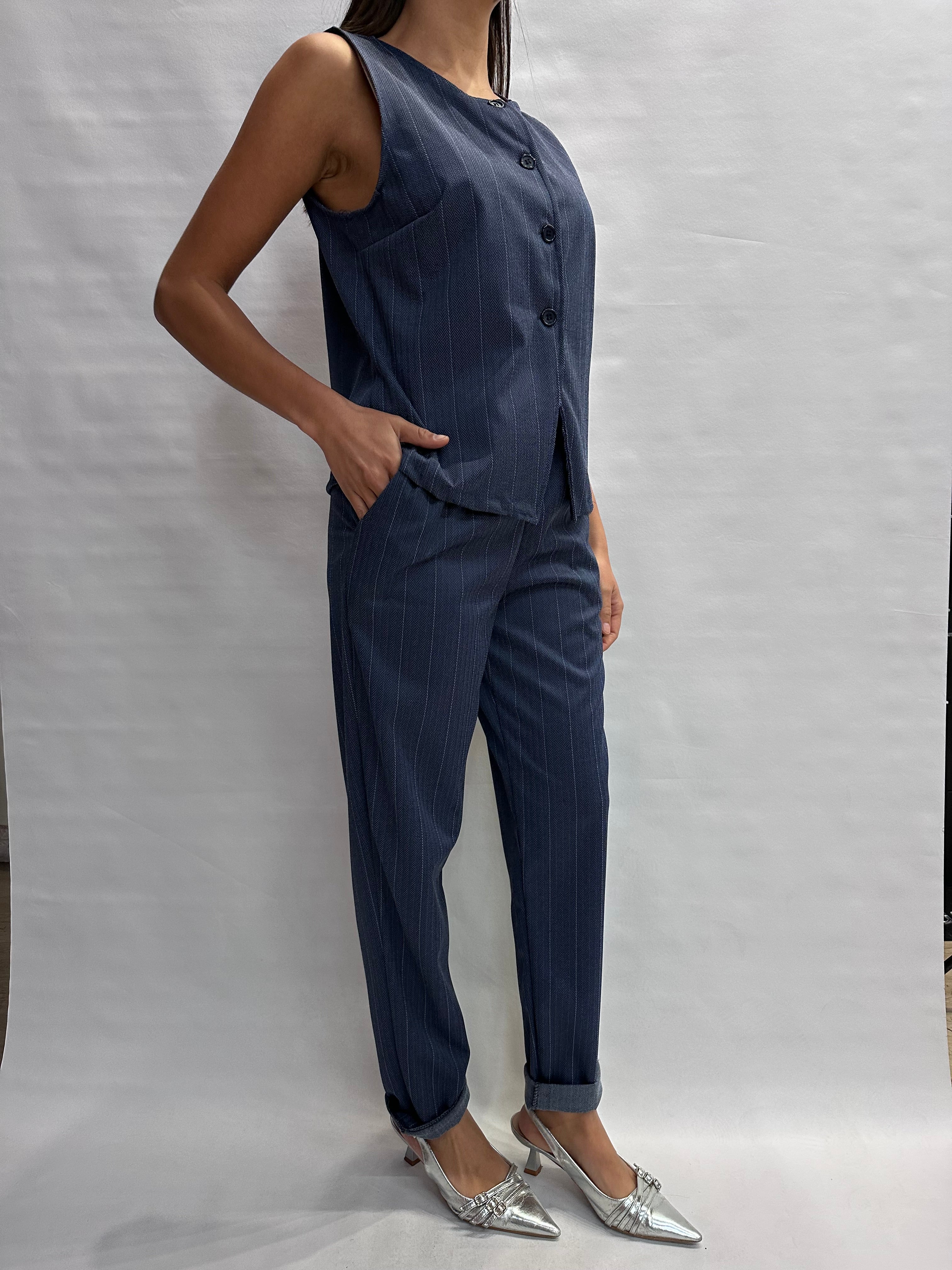 Coordinato NO BRAND composto da pantalone asciutto e gilet con trama spigata , COD: U13095 E U13099