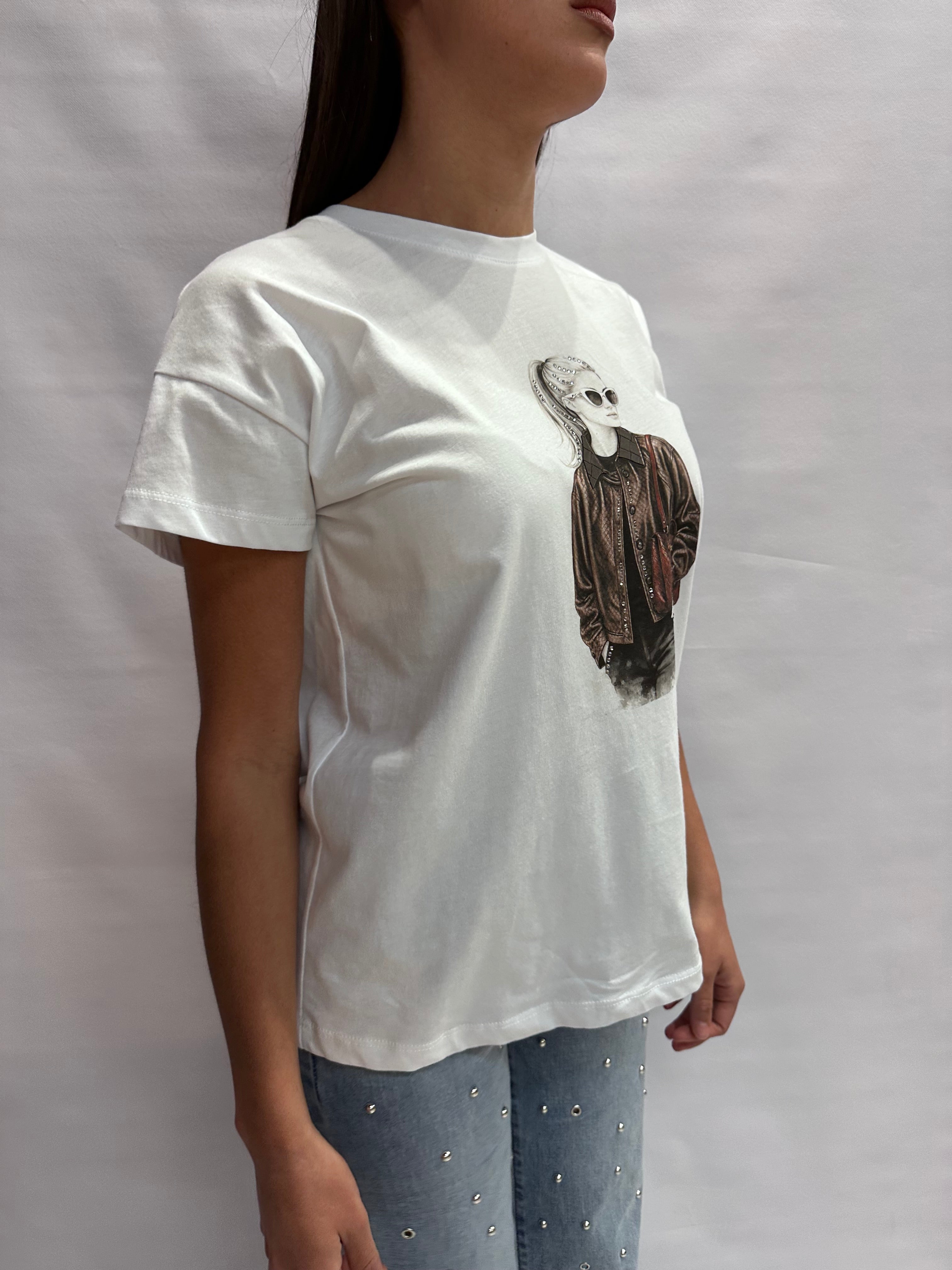 T Shirt TENSIONE IN con immagine femminile e punto luce - Cod: 26M4349