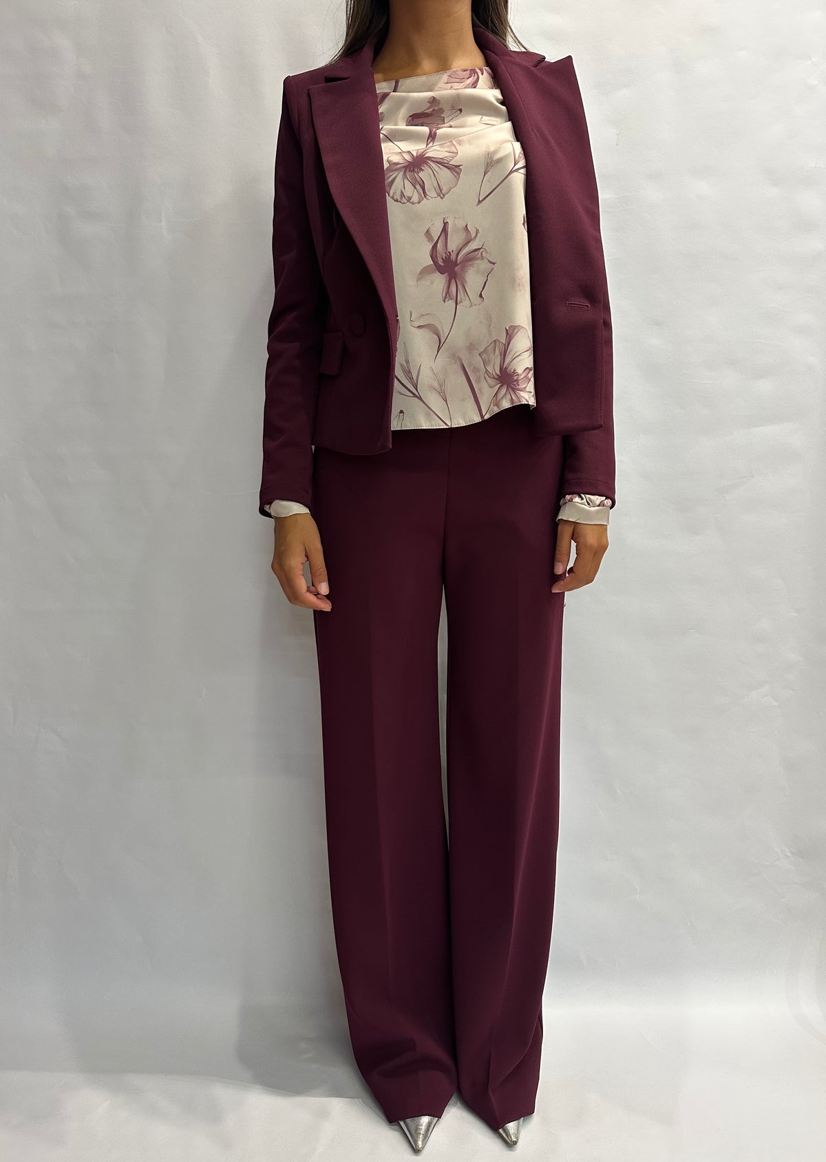Pantalone RINASCIMENTO in crêpe a palazzo, vita alta con tasche disponibile anche con una giacca in coordinato COD: CFC0130218003