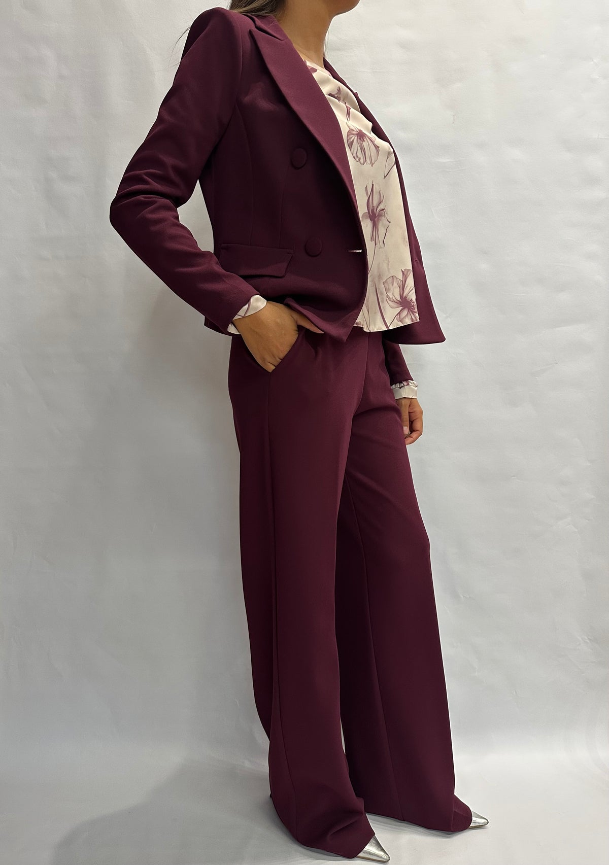Pantalone RINASCIMENTO in crêpe a palazzo, vita alta con tasche disponibile anche con una giacca in coordinato COD: CFC0130218003