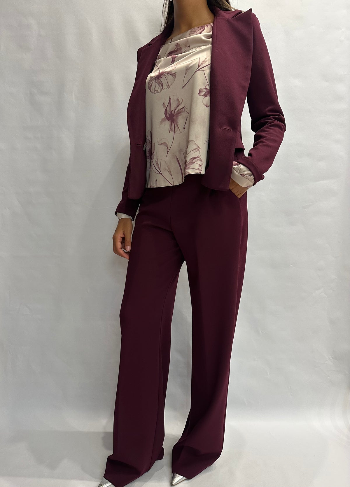 Pantalone RINASCIMENTO in crêpe a palazzo, vita alta con tasche disponibile anche con una giacca in coordinato COD: CFC0130218003