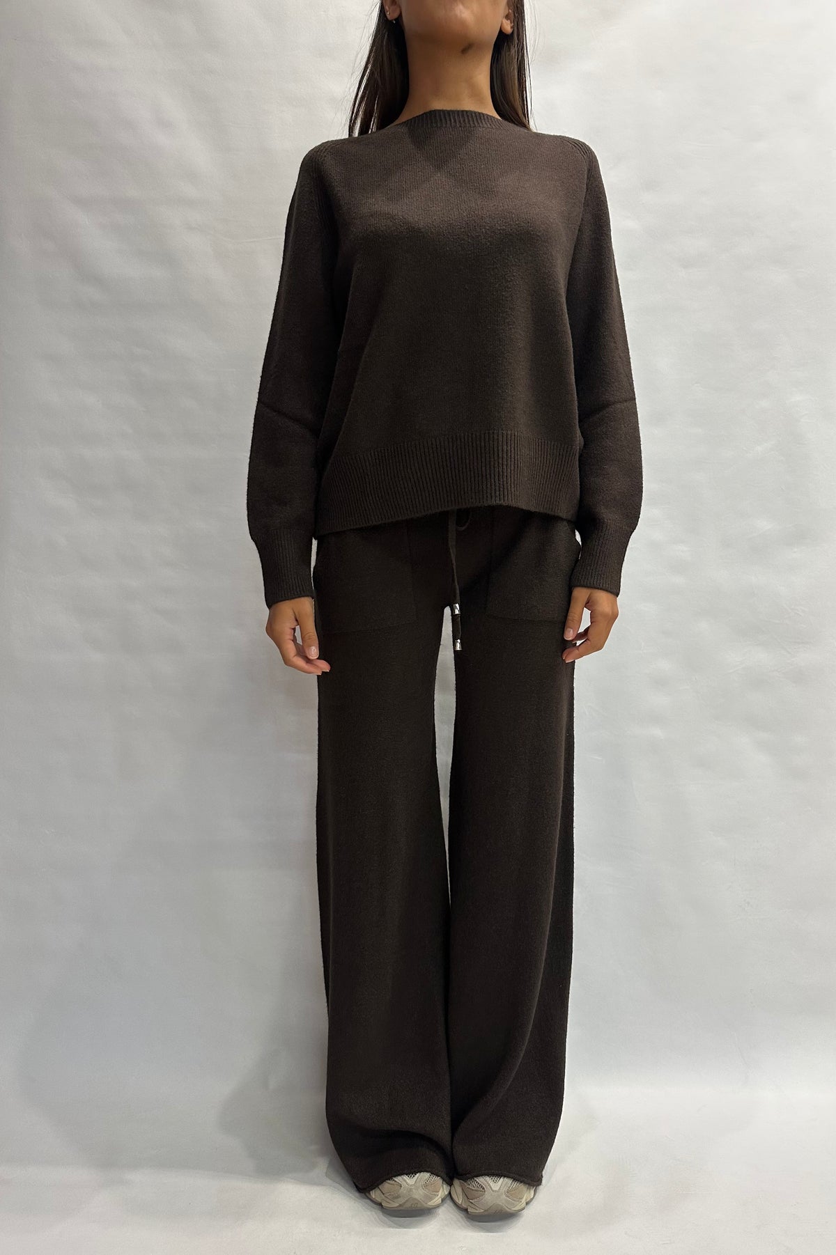 Coordinato BLUEJOINT in maglia composto da pantalone a palazzo e maglia con collo a barchetta , COD: 370176  E 570587