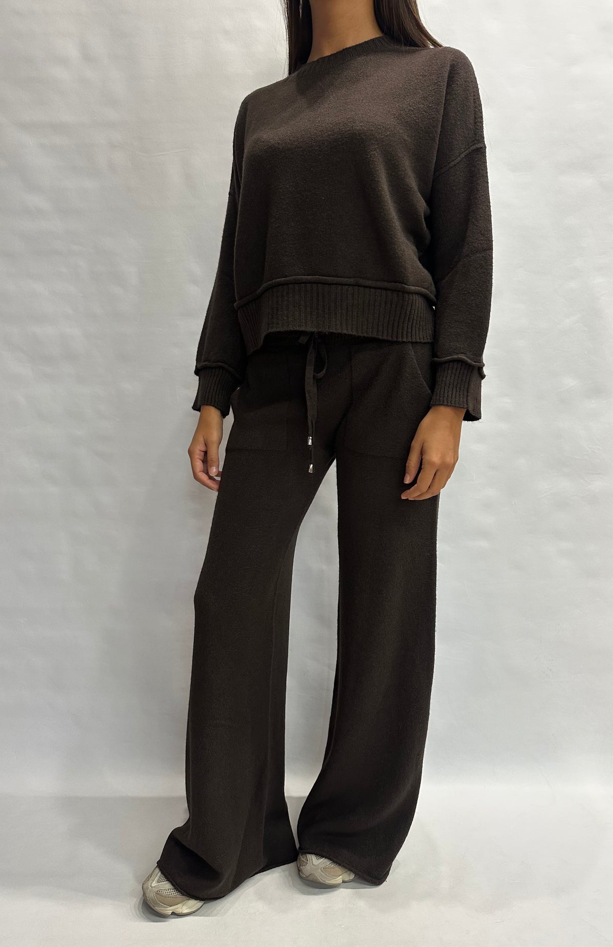 Coordinato BLUEJOINT in maglia composto da pantalone a zampa e maglia cropped , COD: 570145 E 370126