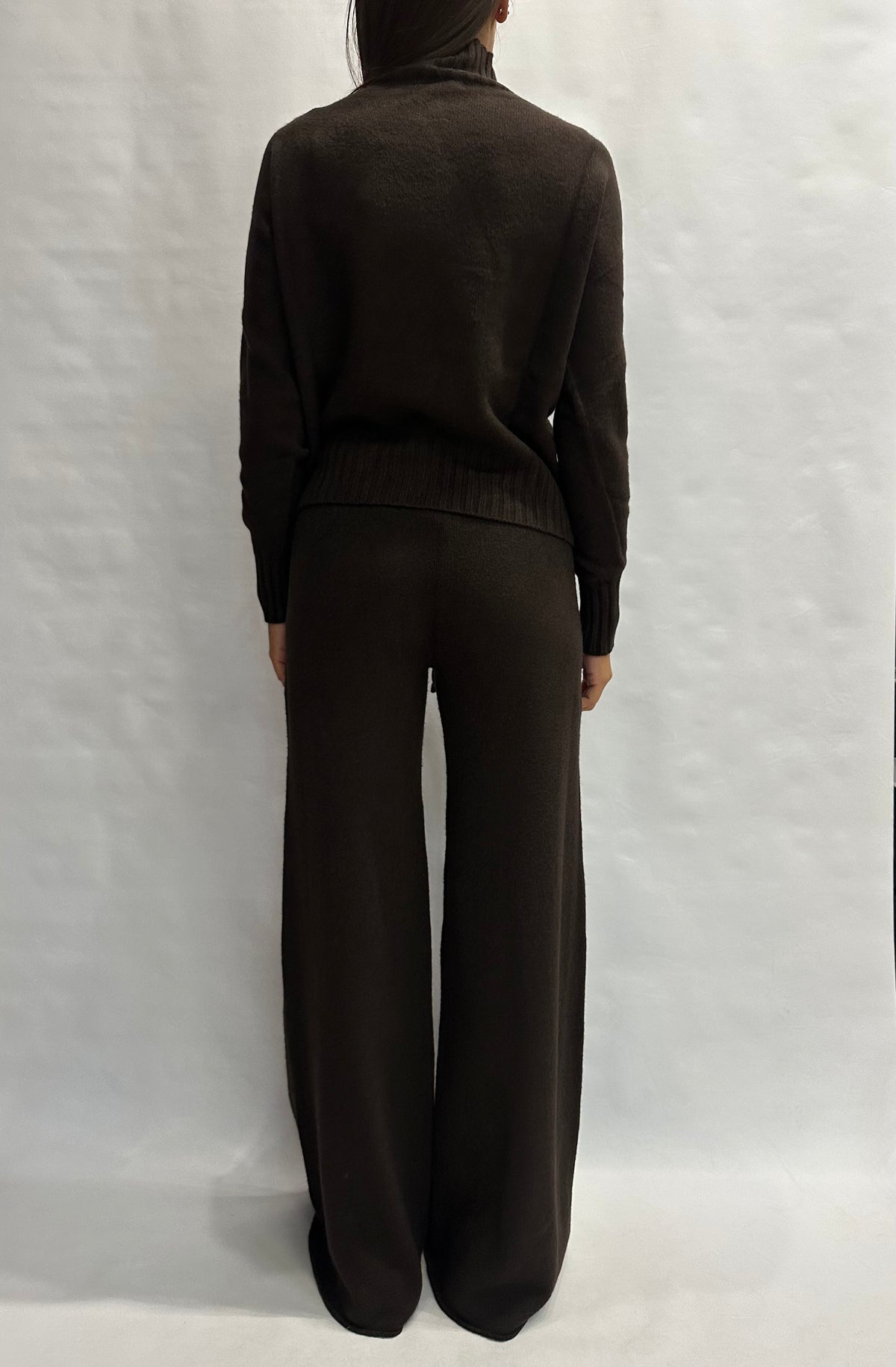Coordinato BLUEJOINT in maglia composto da pantalone a zampa e maglia con collo a cratere , COD: 570145 E 570284