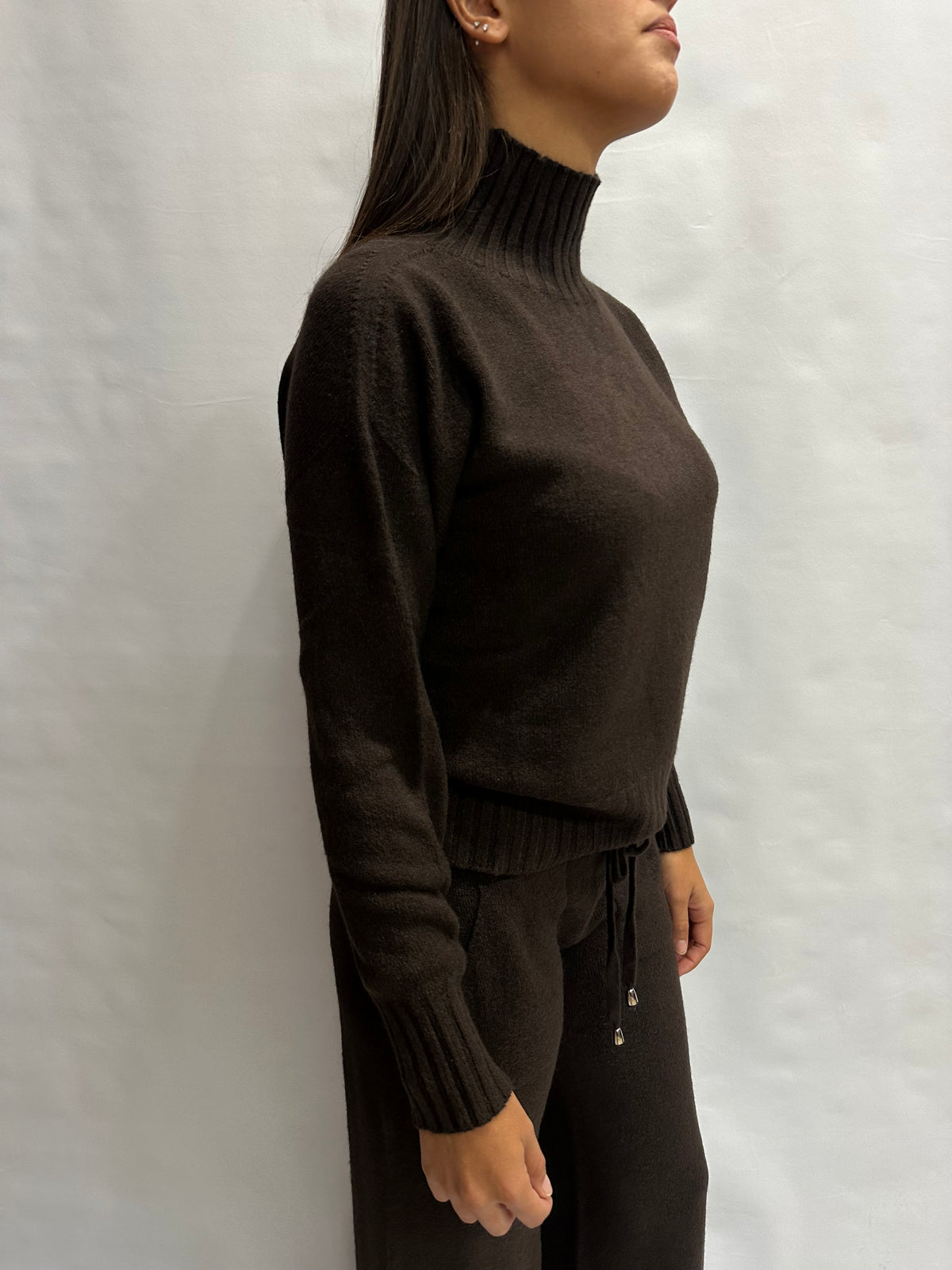 Coordinato BLUEJOINT in maglia composto da pantalone a zampa e maglia con collo a cratere , COD: 570145 E 570284