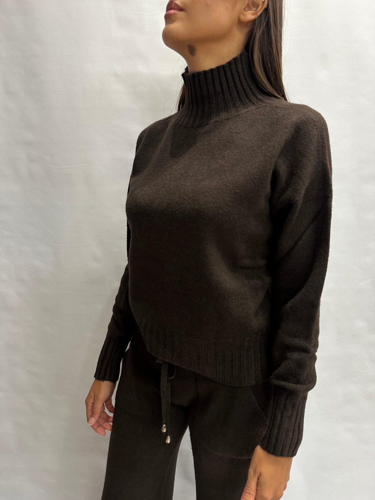 Coordinato BLUEJOINT in maglia composto da pantalone a zampa e maglia con collo a cratere , COD: 570145 E 570284
