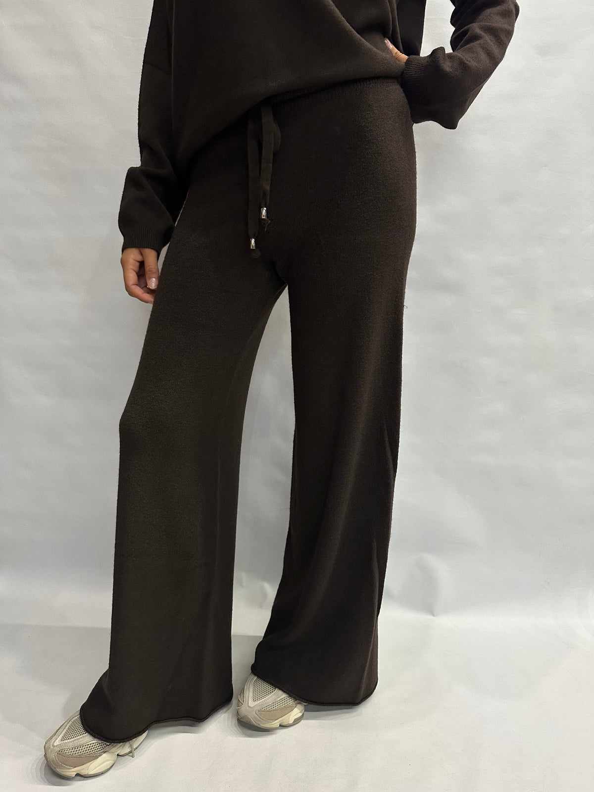 Coordinato BLUEJOINT in maglia composto da pantalone a palazzo e maglia con collo a barchetta , COD: 370176  E 570587