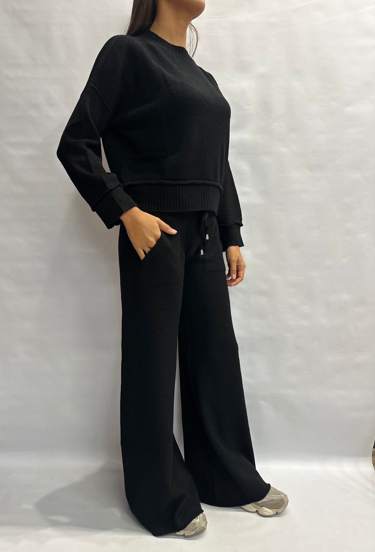 Coordinato BLUEJOINT in maglia composto da pantalone a zampa e maglia cropped , COD: 570145 E 370126